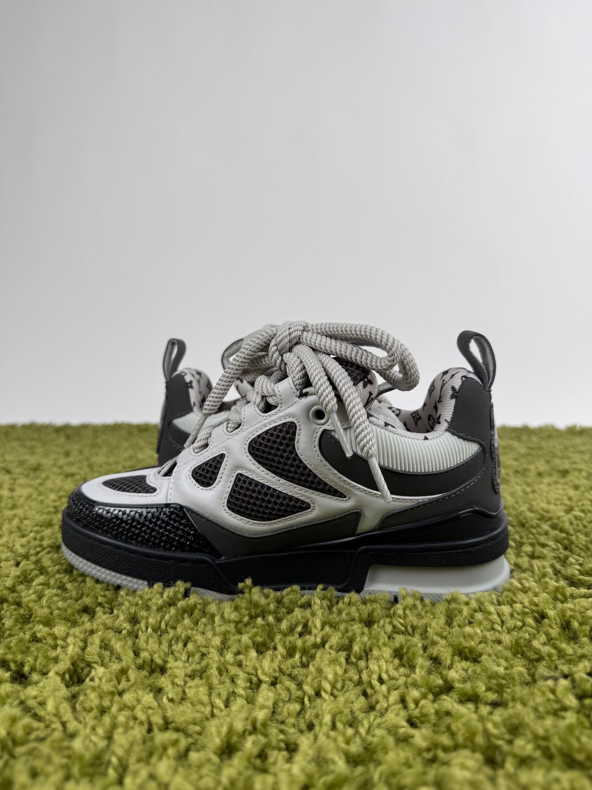 Louis Vuitton Skate Grigio Scuro 2