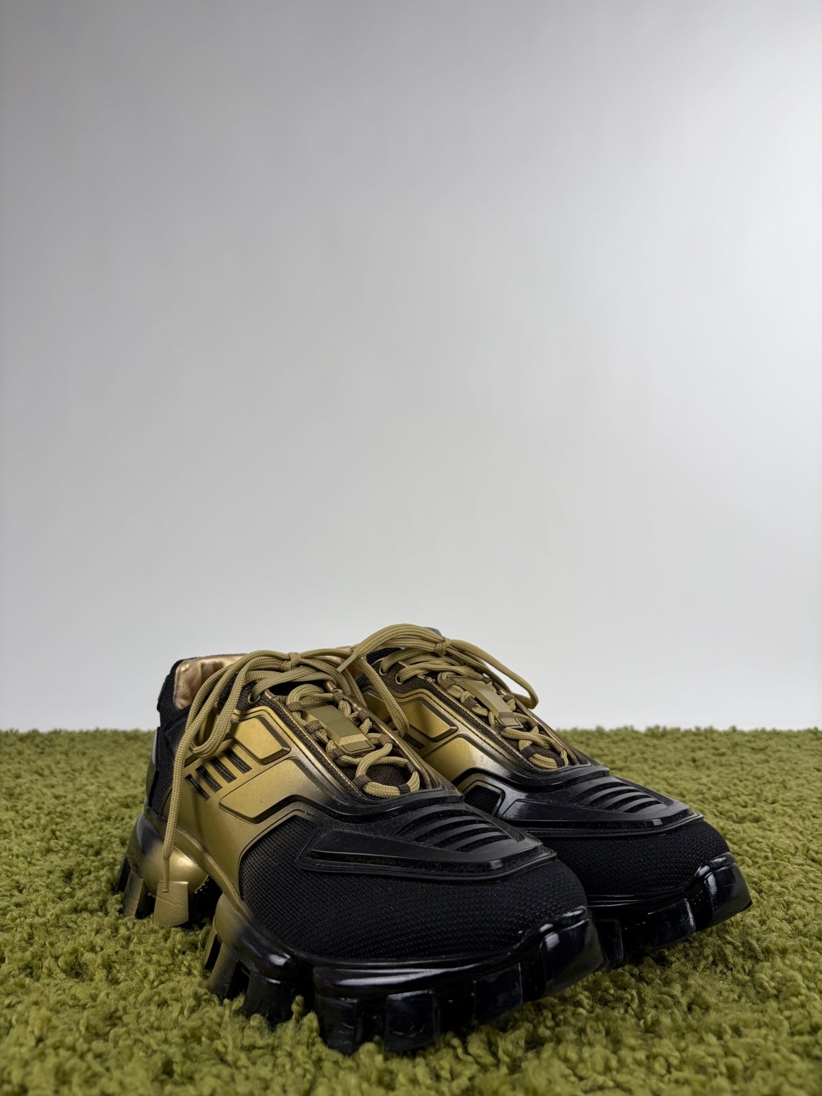 Prada Thunder Size 9.5=43.5 calza 44/44.5 - Second Hand Di Fiore