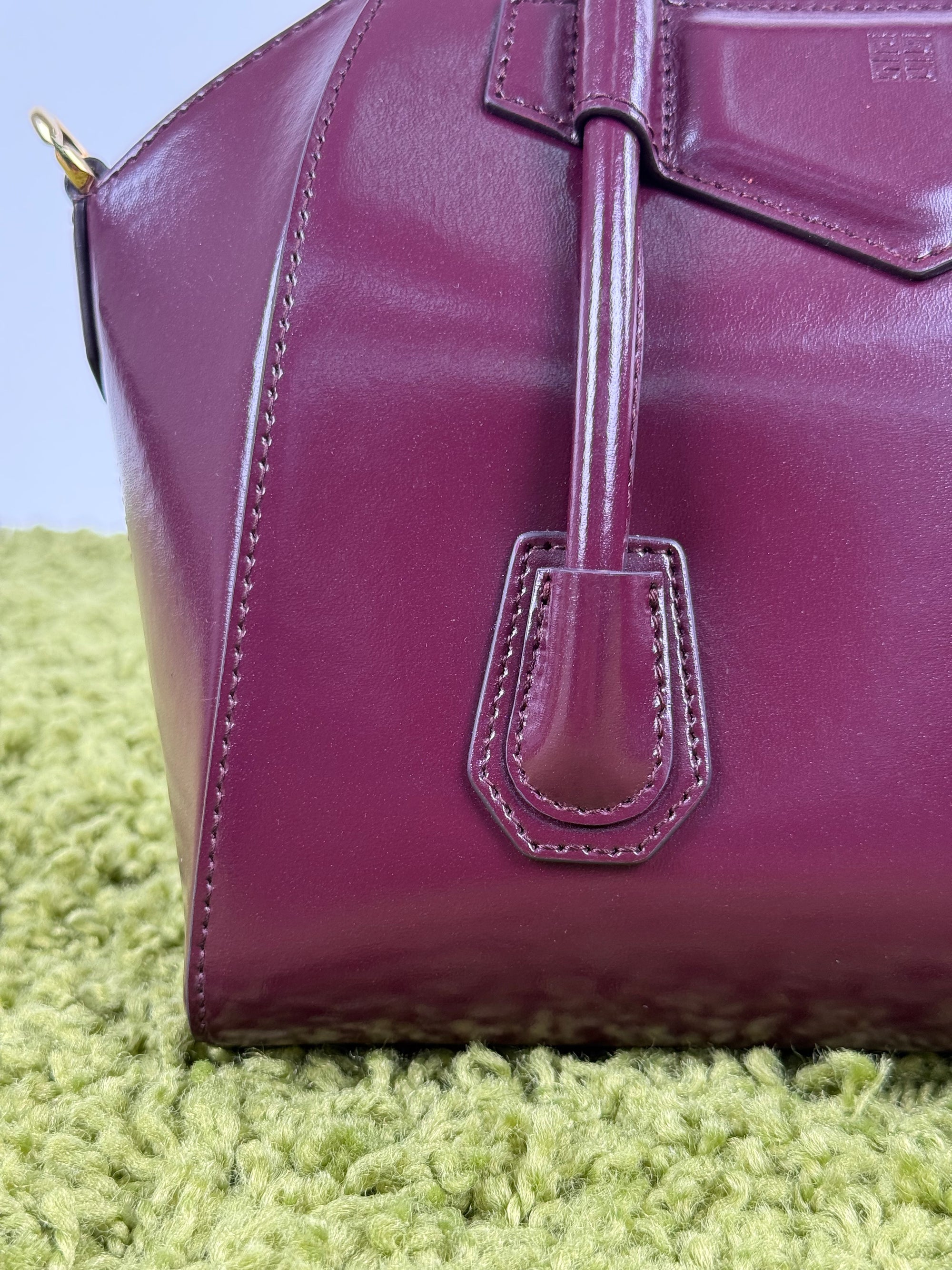 Borsa Mini Antigona Lock Bag Givenchy Bordeaux