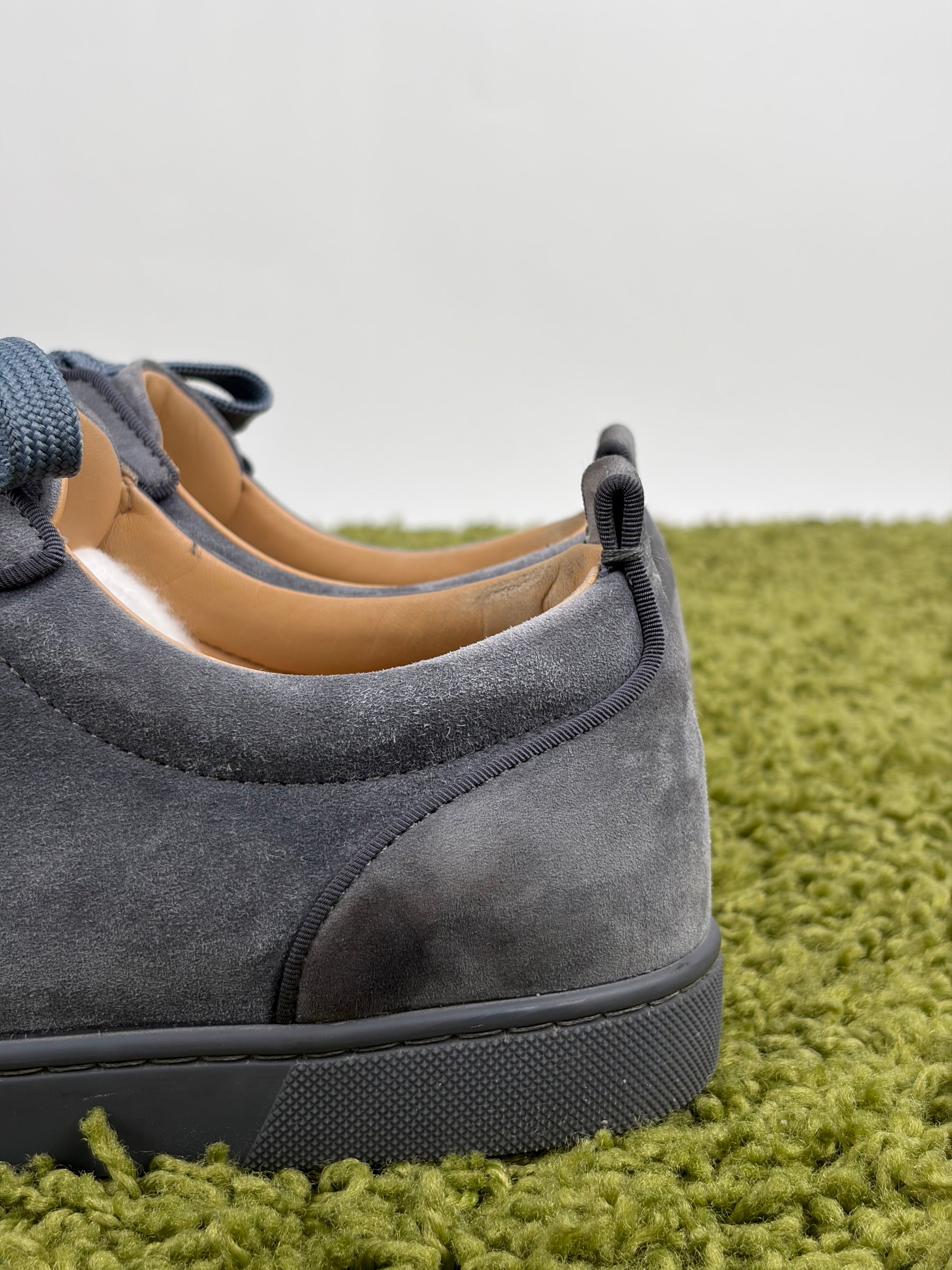 Louboutin basse Size 41 grigie