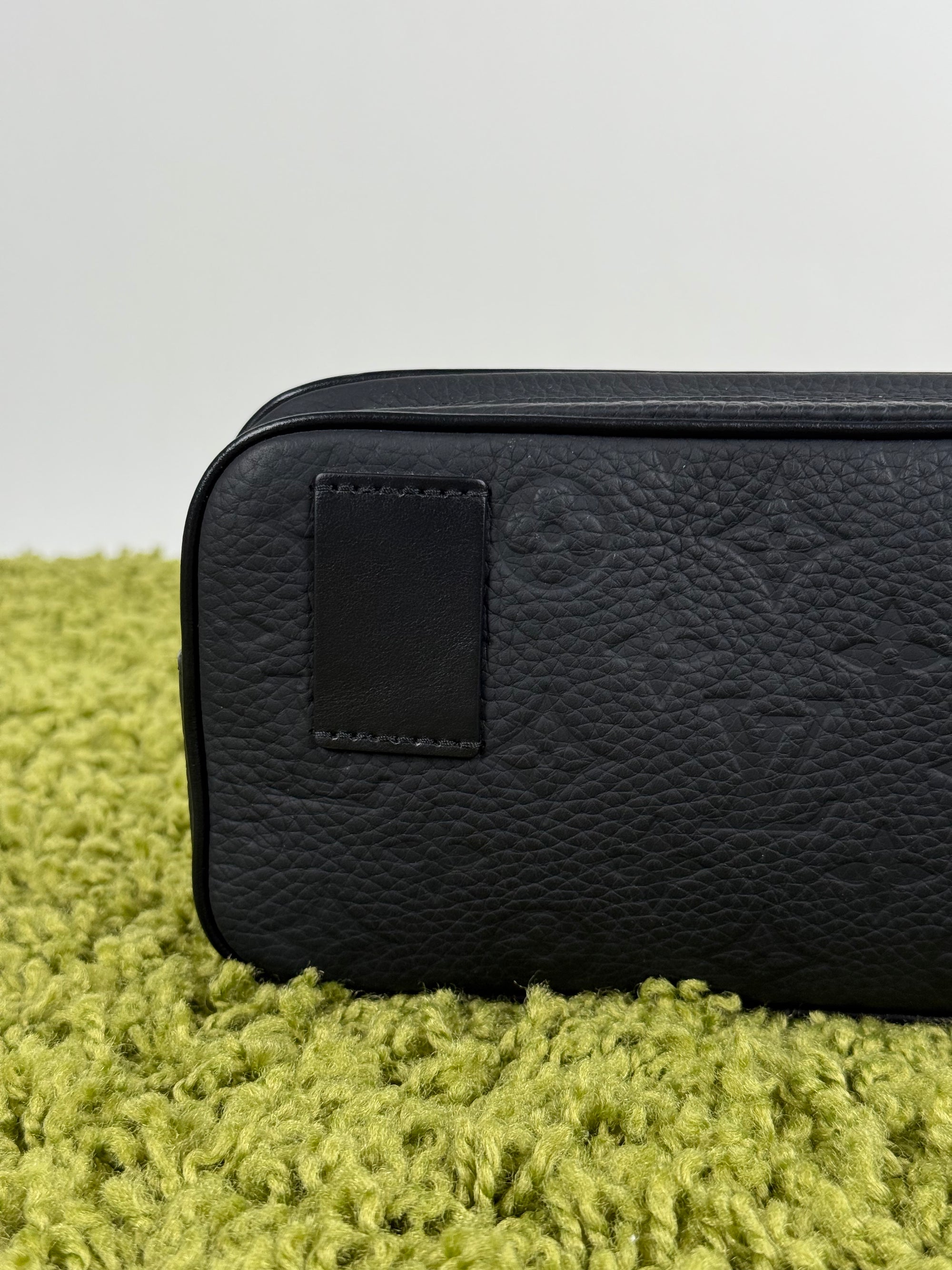 Pochette Volga Monogram Louis Vuitton Nera