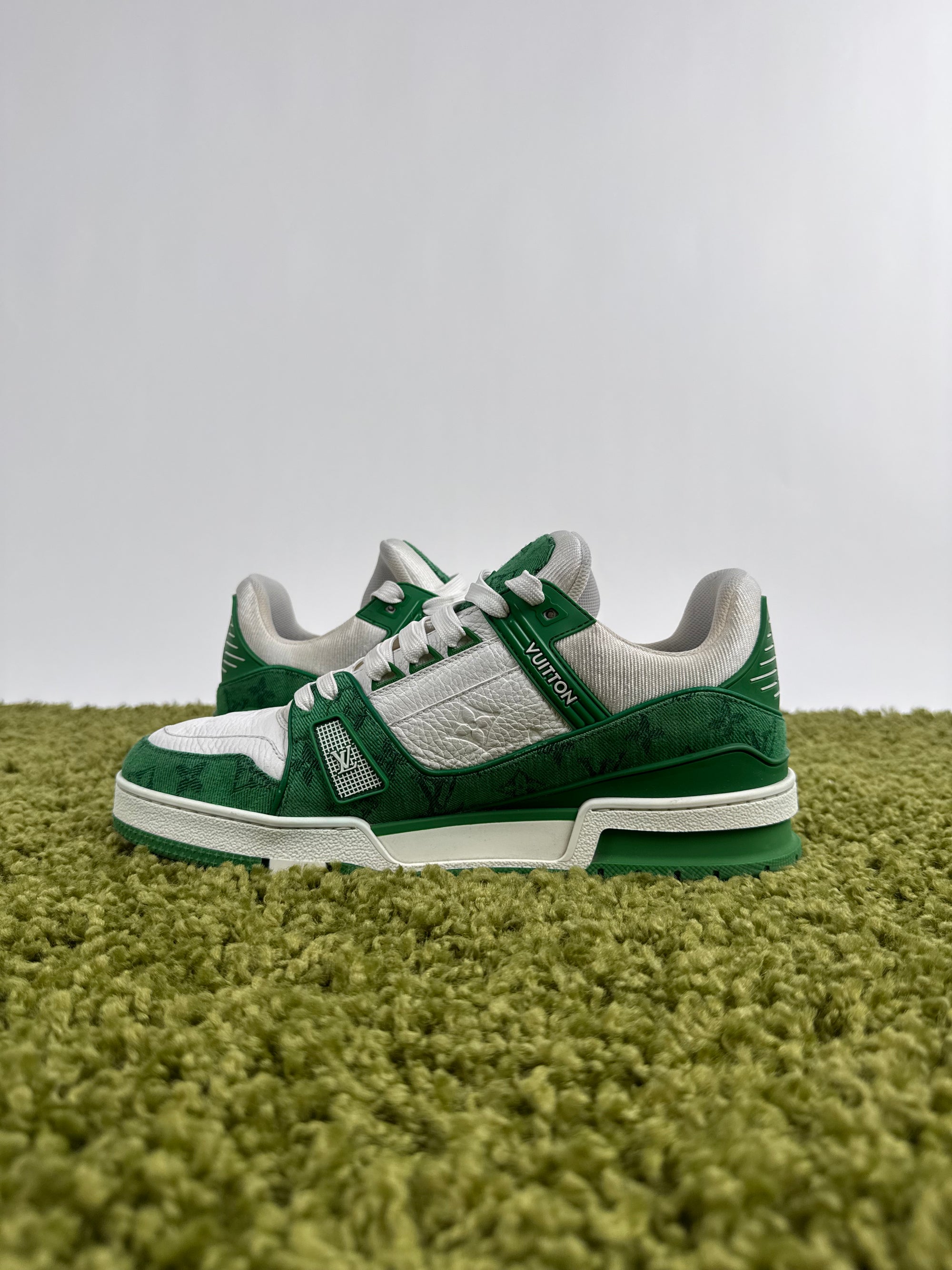 Louis Vuitton Trainer 42 veste 43