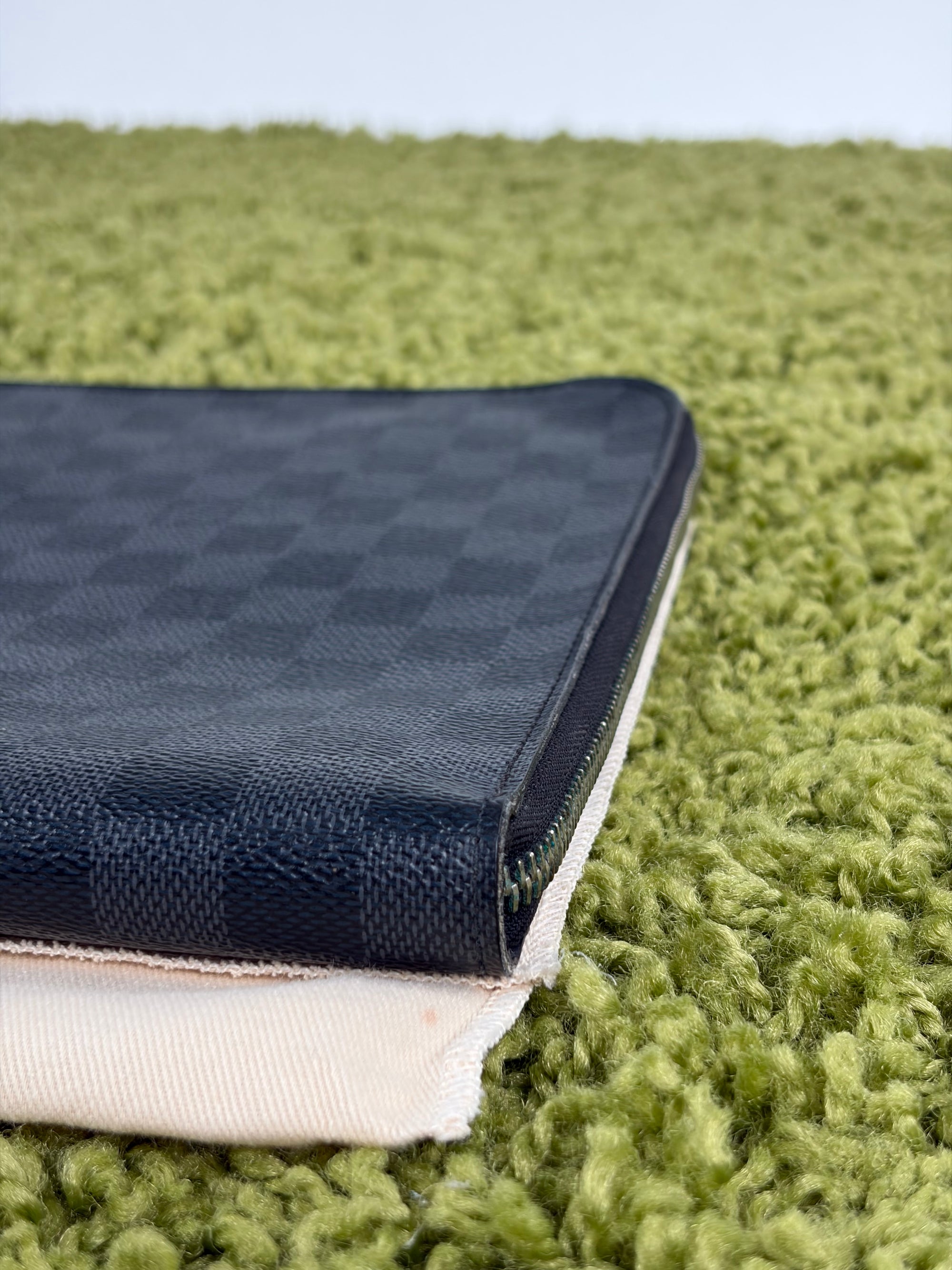 Pochette Louis vuitton voyage nera