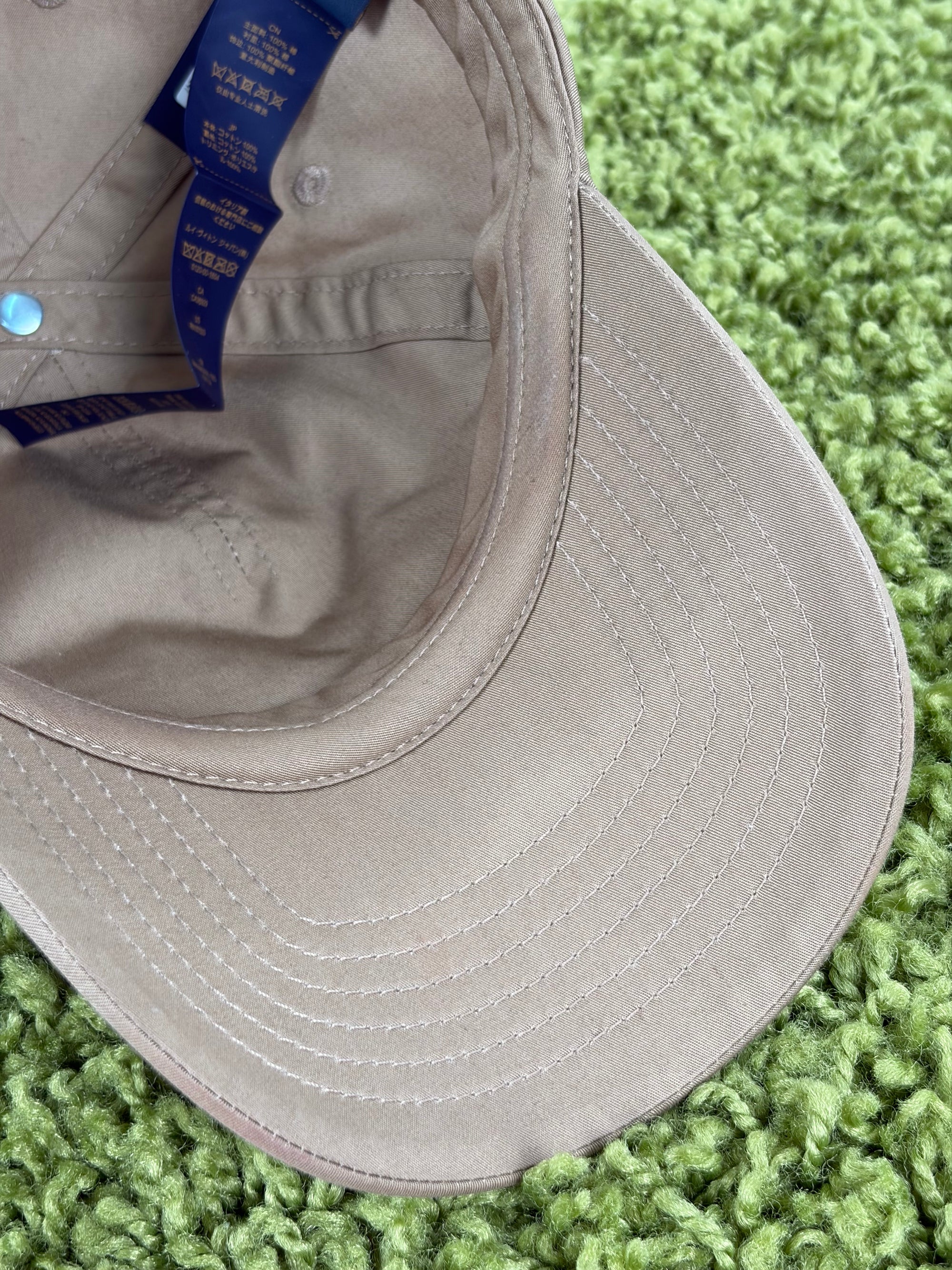 Cappello Louis Vuitton SOO Family month gift guide