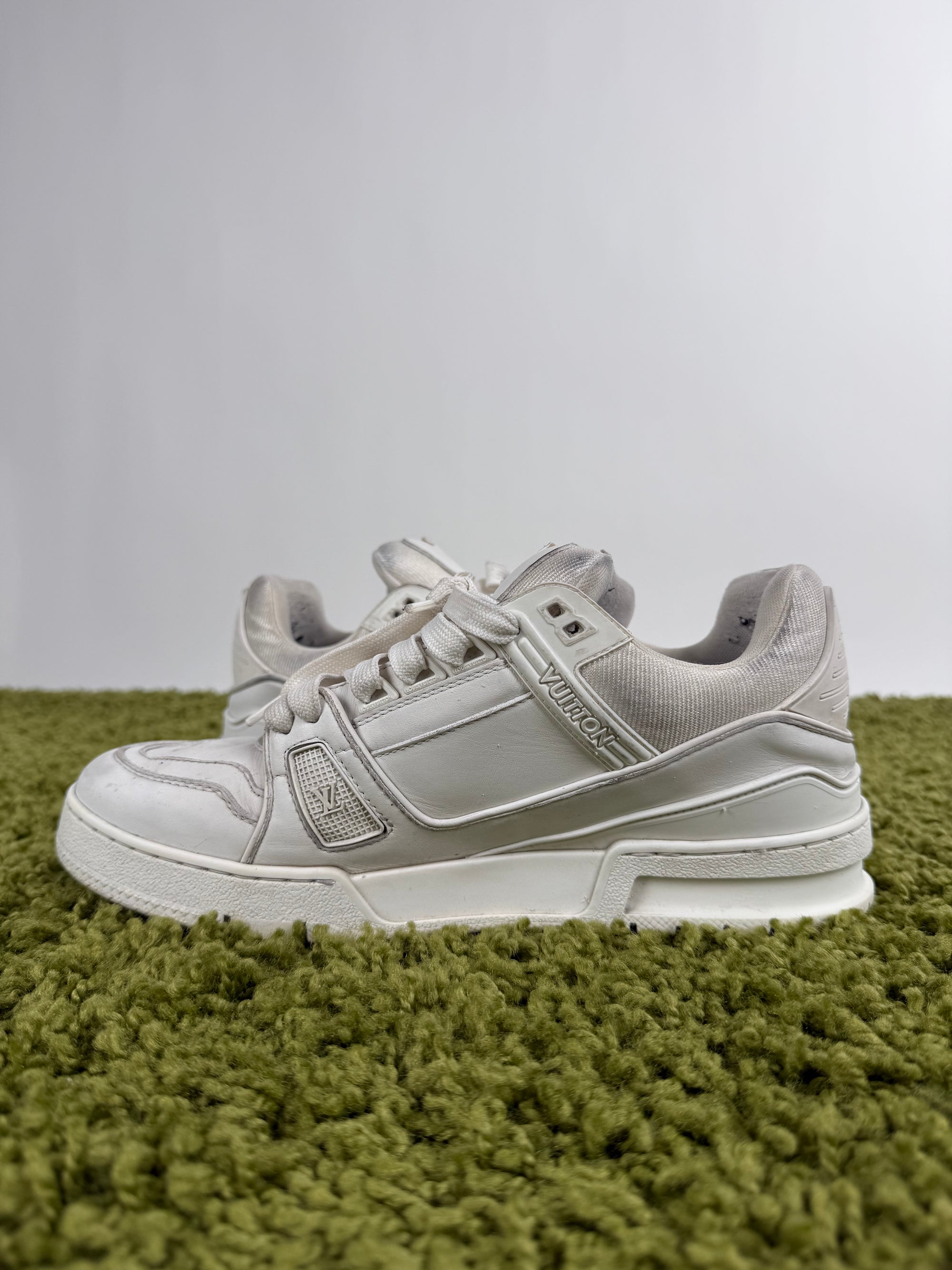 Louis Vuitton Trainer Bianca 7.5