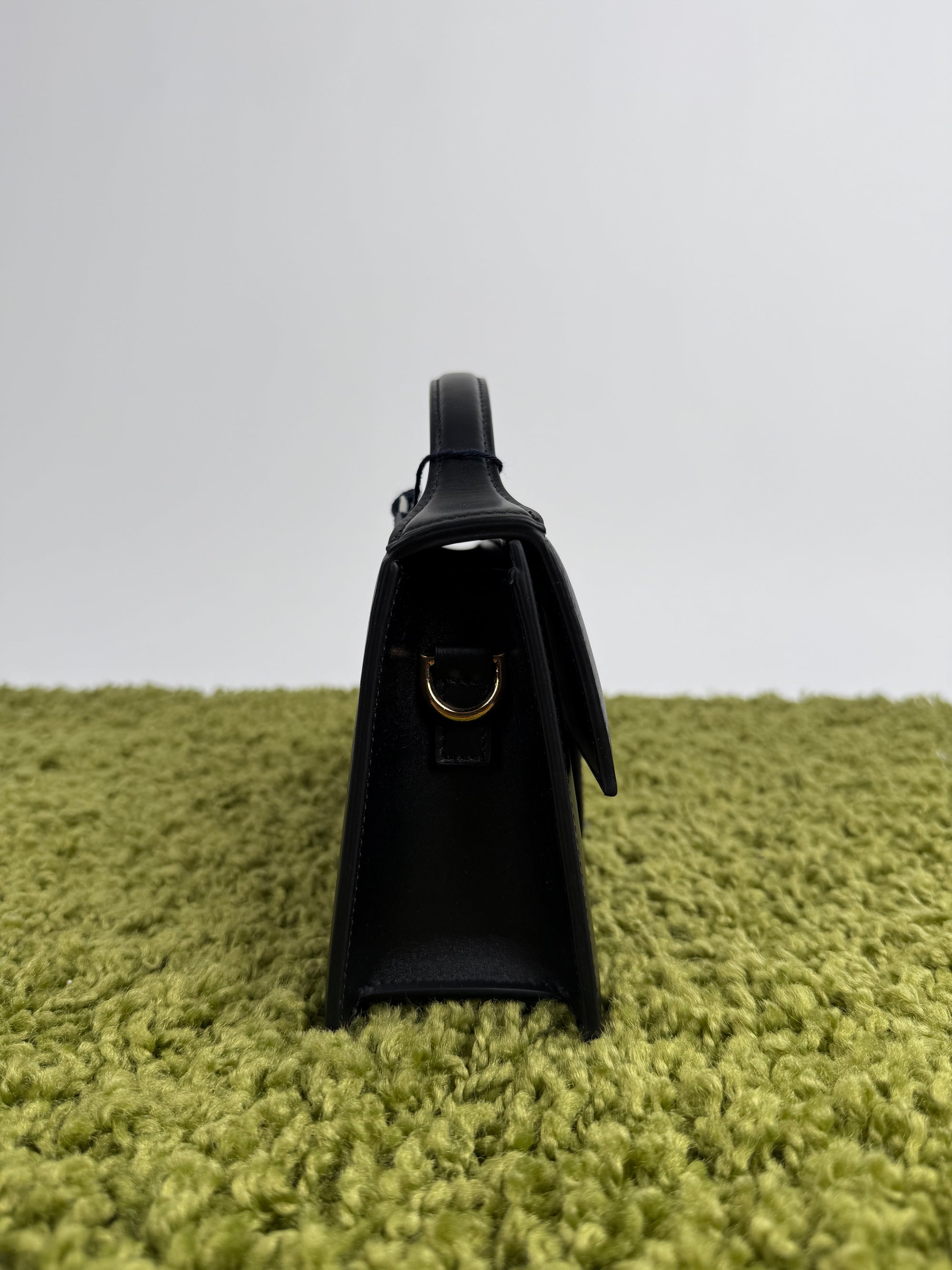 Jacquemus Grande La Bambino Nera