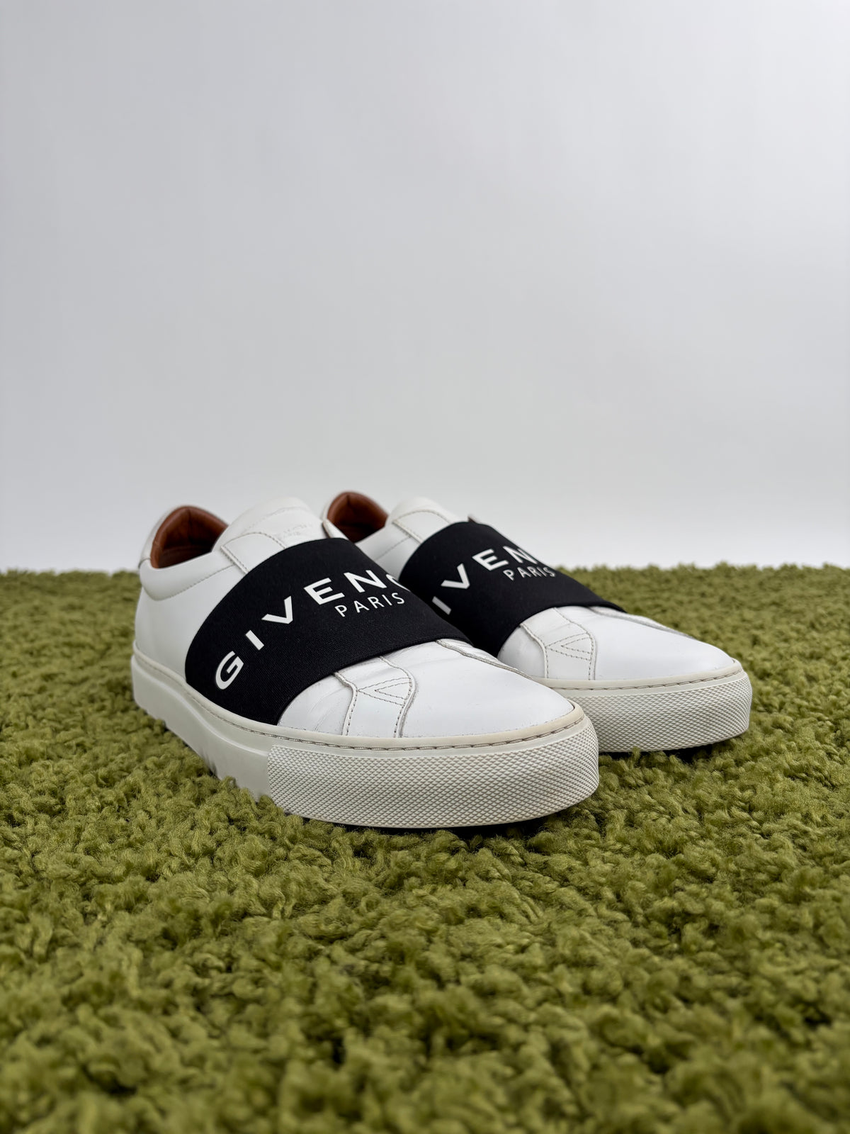 Givenchy Urban Street Bianca 41