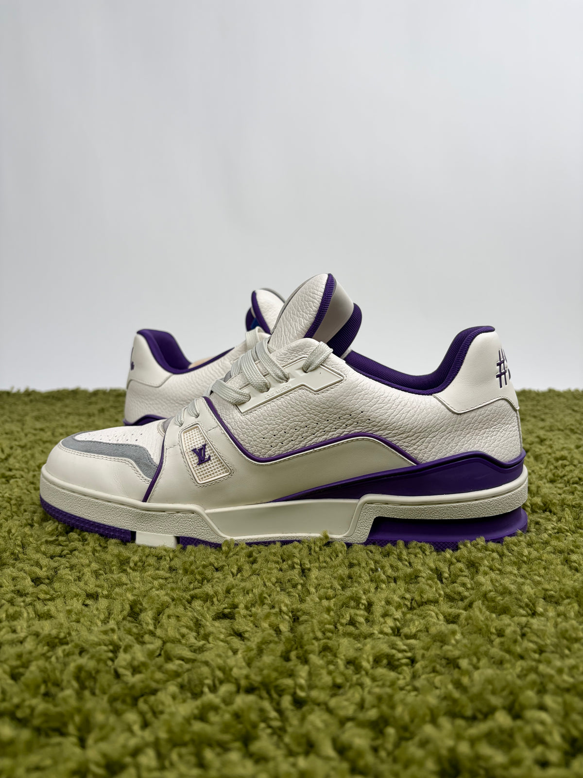 Louis Vuitton Trainer Viola 8.5