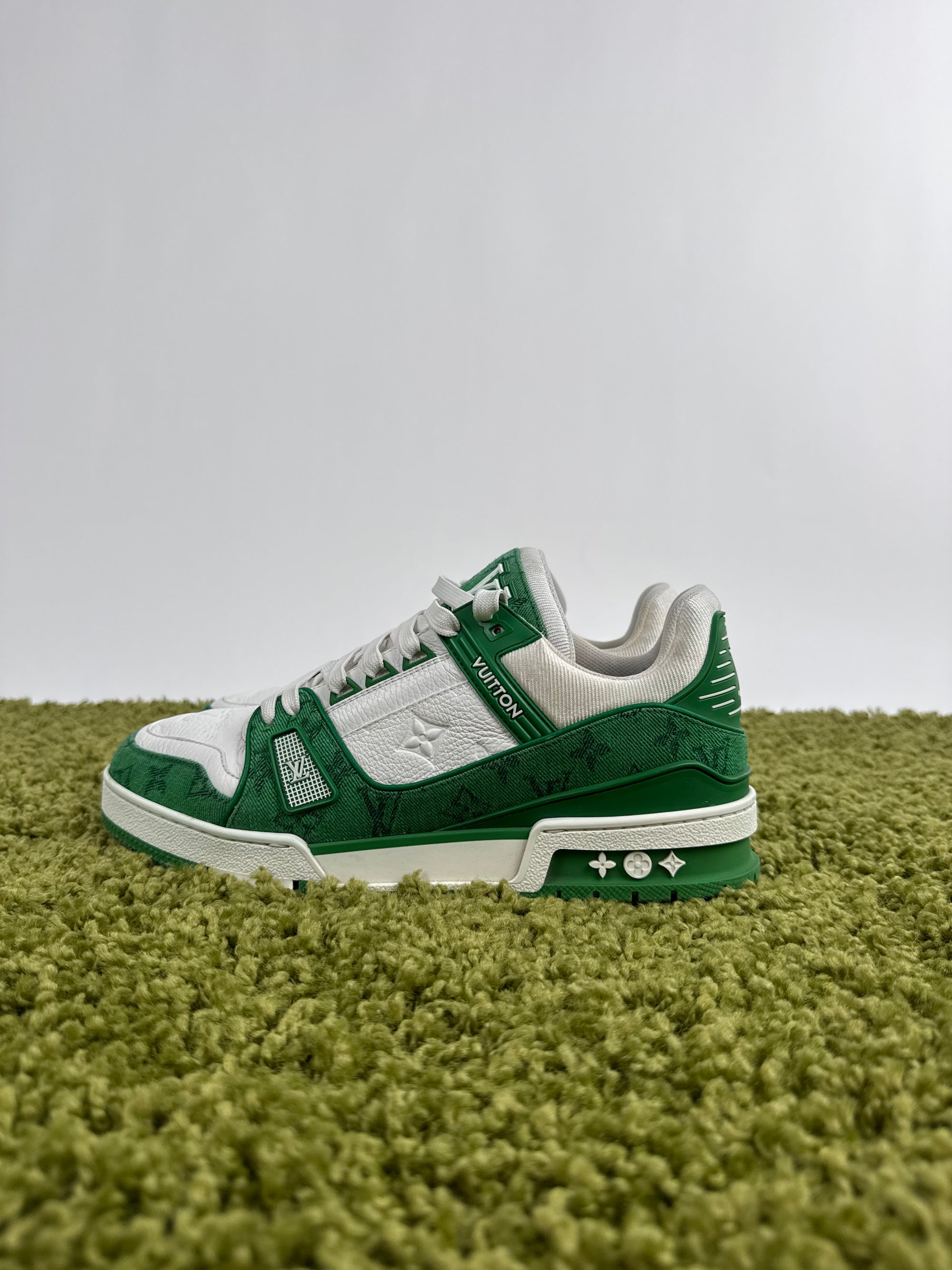 Louis Vuitton Trainer 42 veste 43