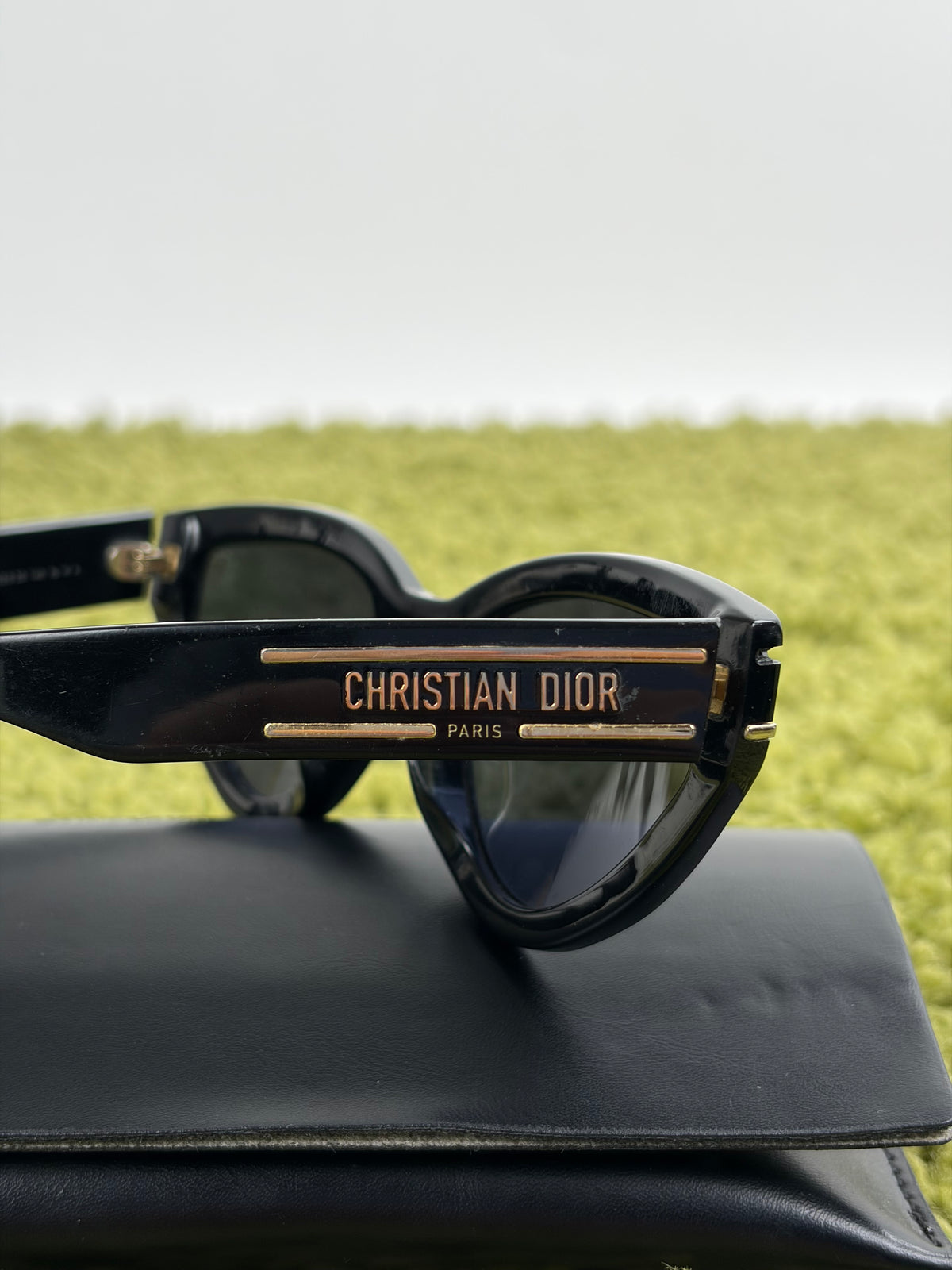 Occhiali Christian Dior Signature B2U In Acetato Nero con montatura a farfalla