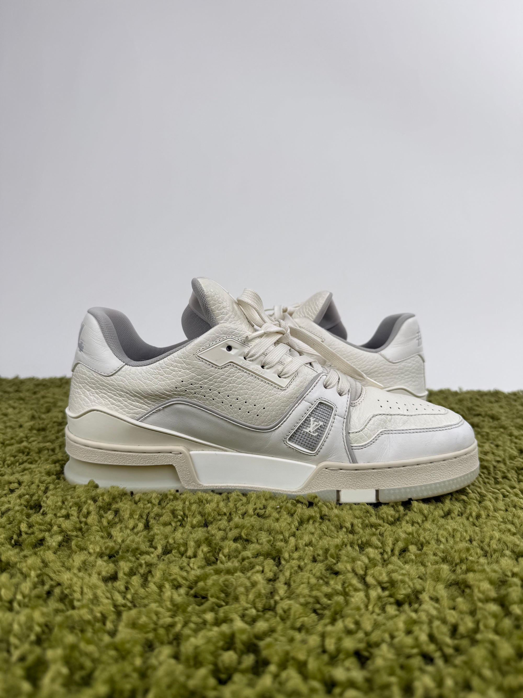 Louis Vuitton Trainer Bianca 7.5
