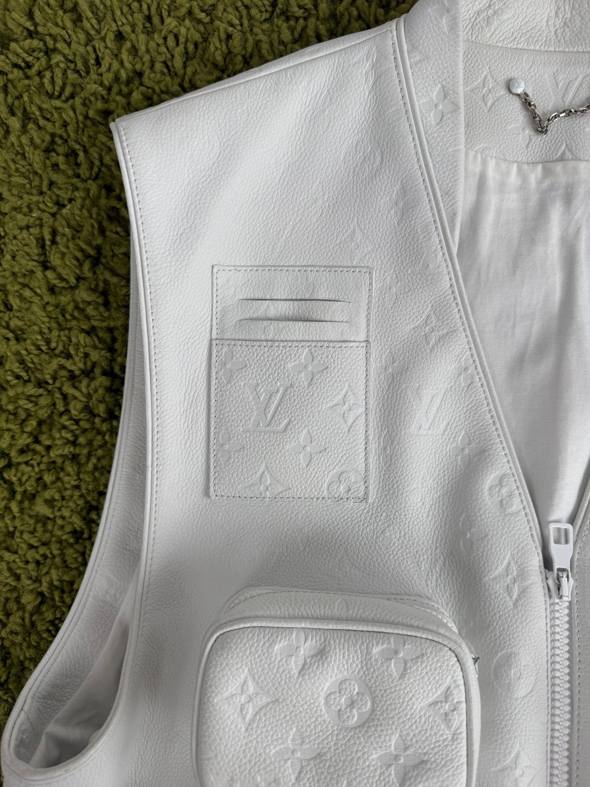 Gilet Louis Vuitton X Virgil Abloh in pelle Monogram Bianco 54 - Second Hand Di Fiore