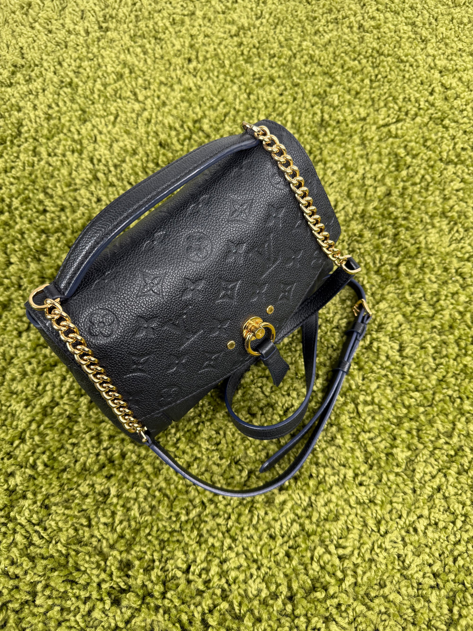 Borsa Louis Vuitton Blanche BB in pelle nera Monogram Empreinte