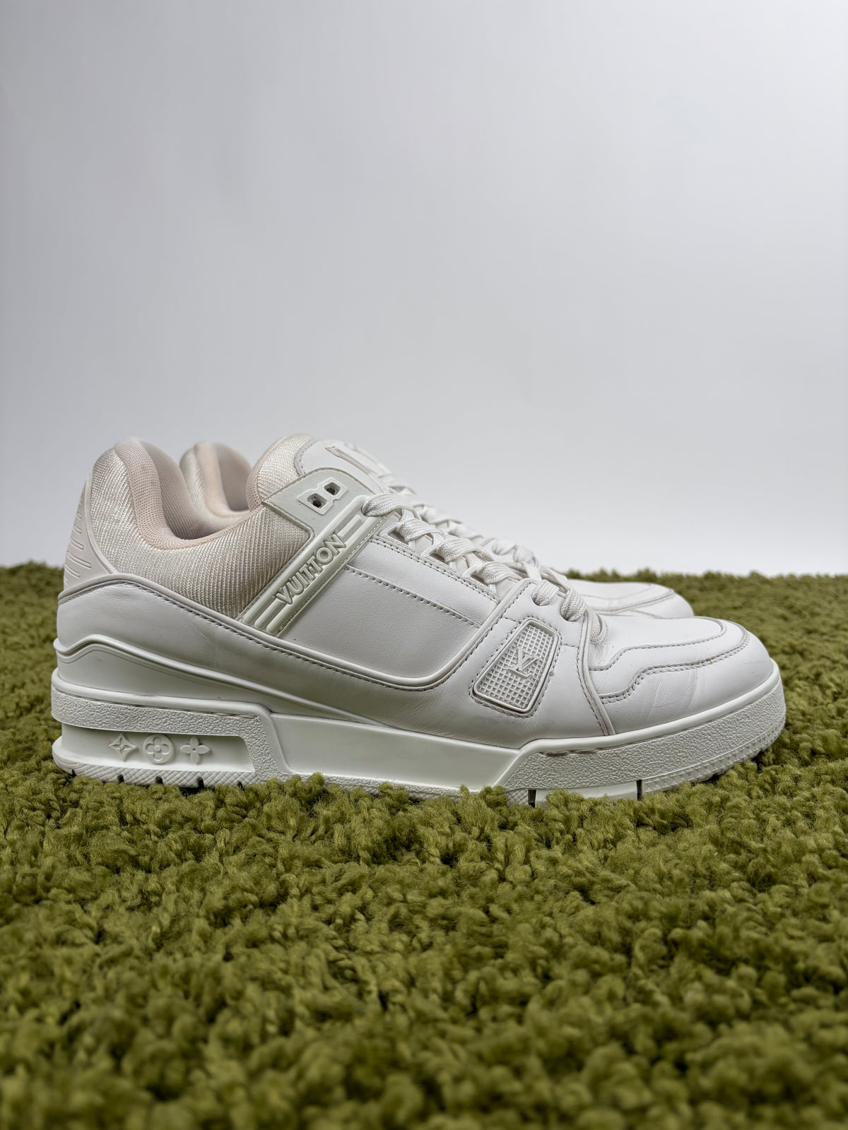 Louis Vuitton Trainer Bianca 8.5