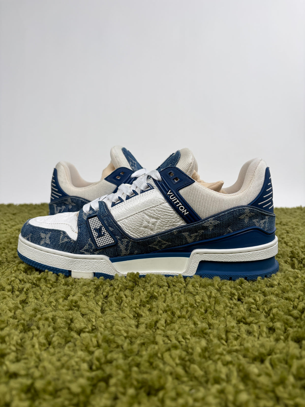 Louis Vuitton Trainer in Denim Blu 7.5
