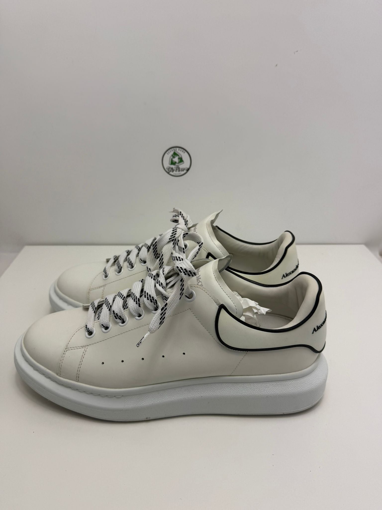 Alexander McQueen 46 bianca e nera