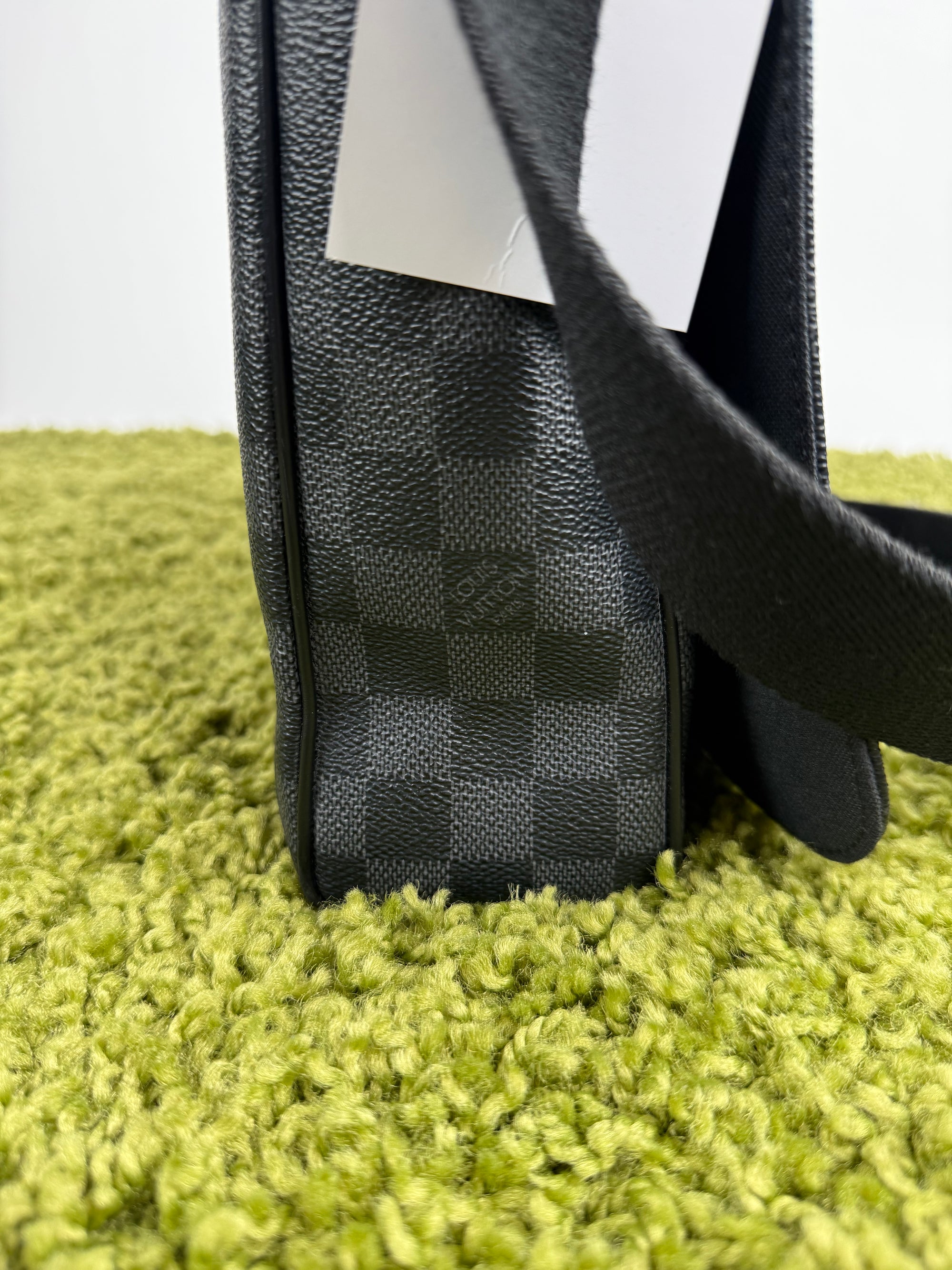 Borsello Messenger District Louis Vuitton Grigio
