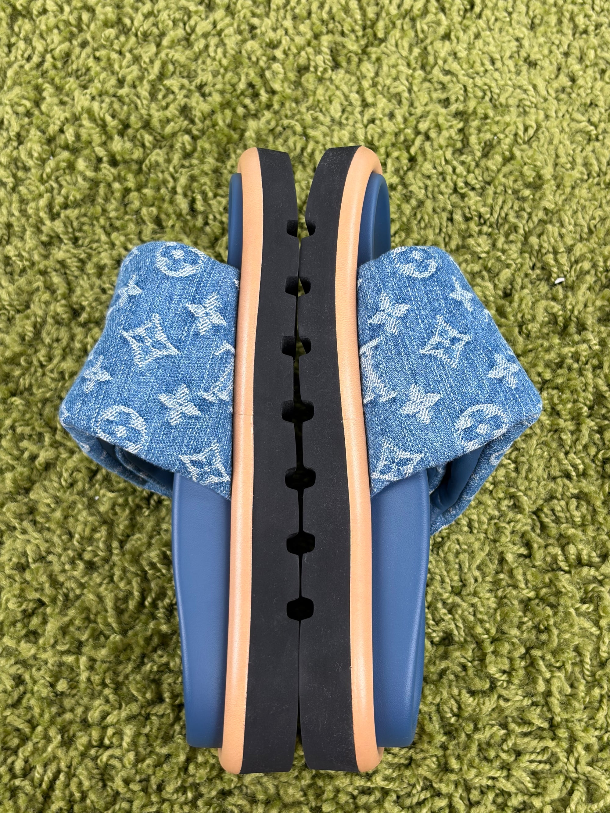 Ciabatte louis vuitton Mule bassa pool pillow Size 35 azzurre e blu