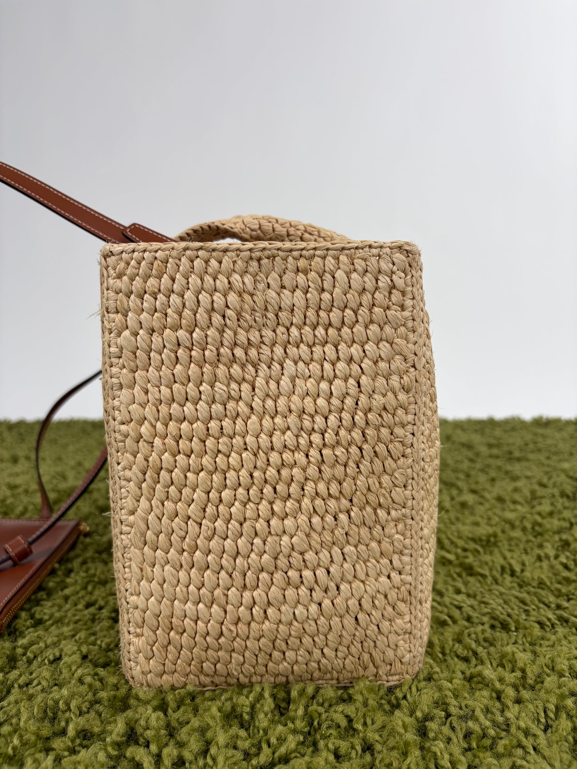 Borsa Celine Cabas Thais in rafia beige e marrone