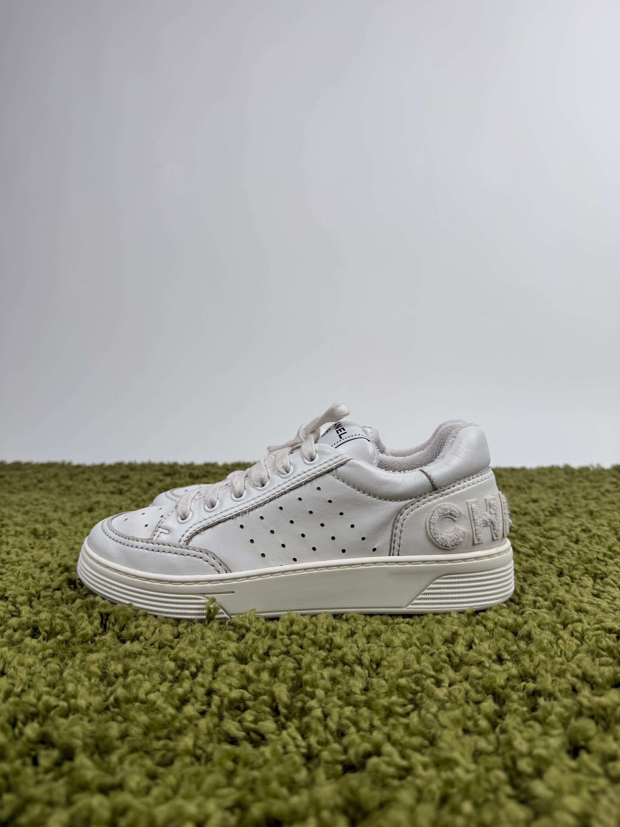 Chanel Low Sneaker 38.5