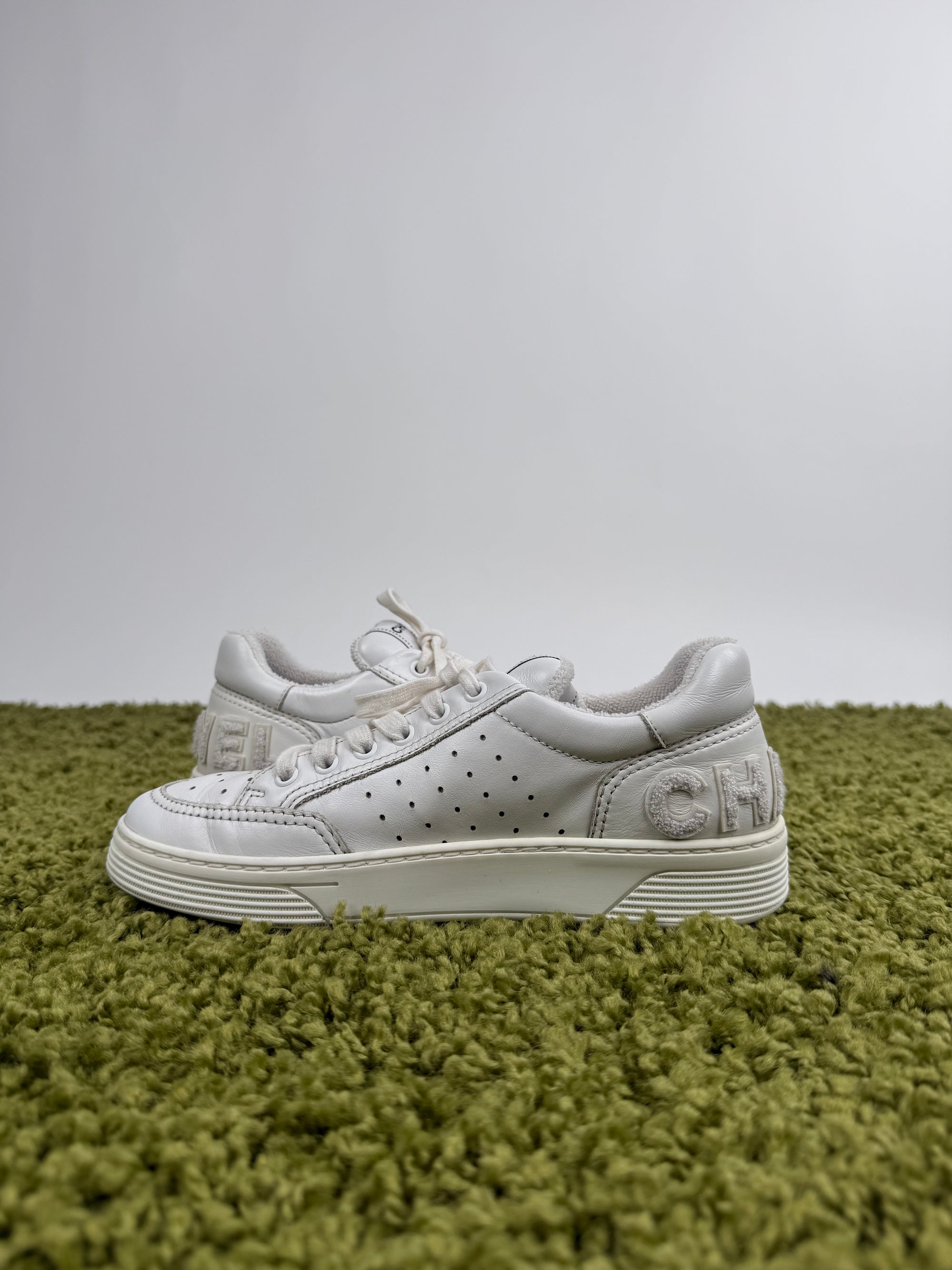 Chanel Low Sneaker 38.5