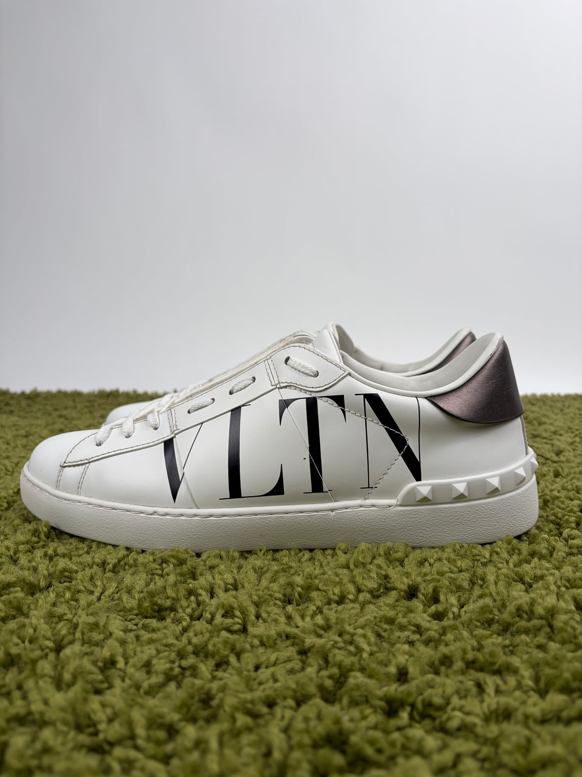 Valentino Garavani Rockstud VLTN Bianca 44