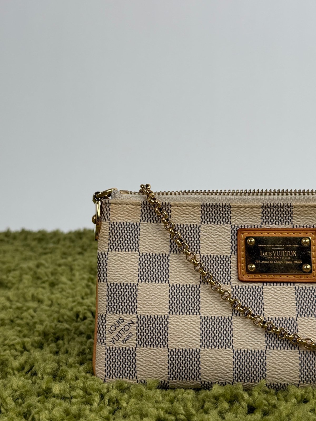Pochette Milla MM Louis Vuitton Bianca - Second Hand Di Fiore