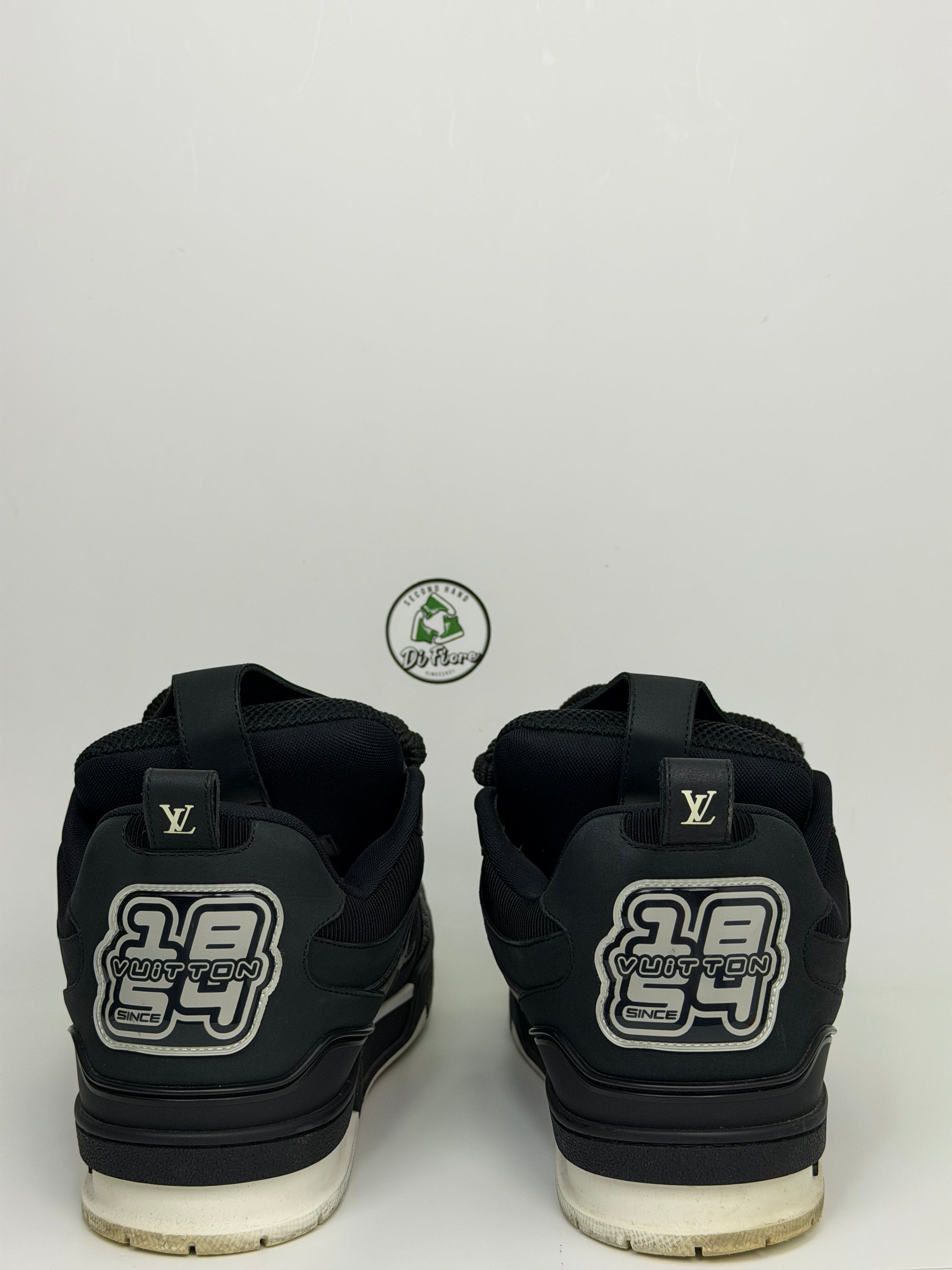 Louis Vuitton skate Size 10=44 veste 45 nera e bianca