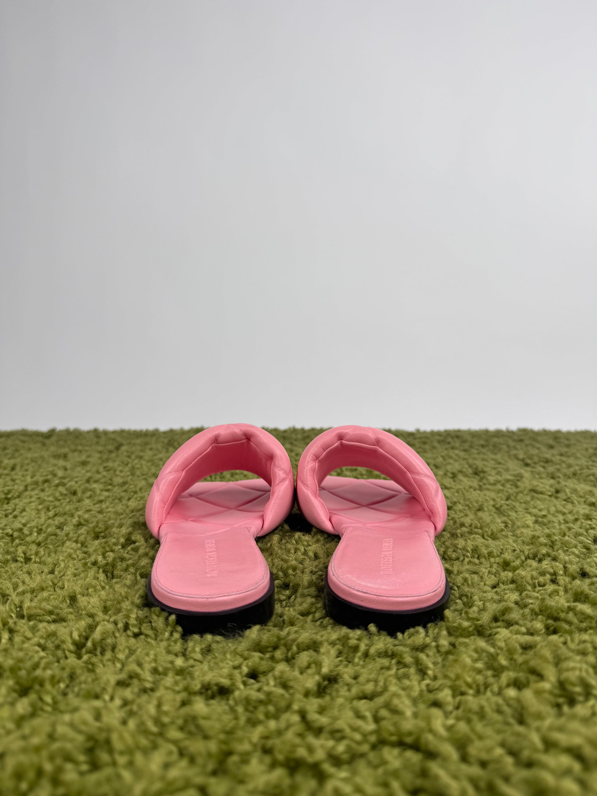 Bottega Veneta Lido Flat Sandal Rosa 36