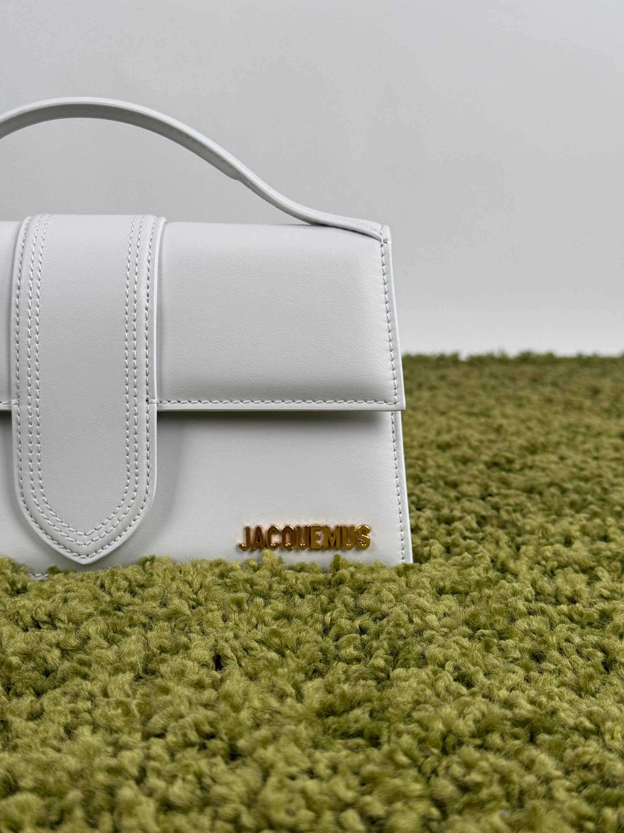 Jacquemus Grande Bambino bianca