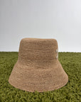 Cappello celine alla pescatora Triomphe in rafia beige