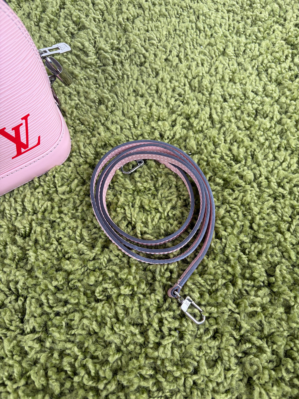 Borsa Louis Vuitton Alma BB Rosa