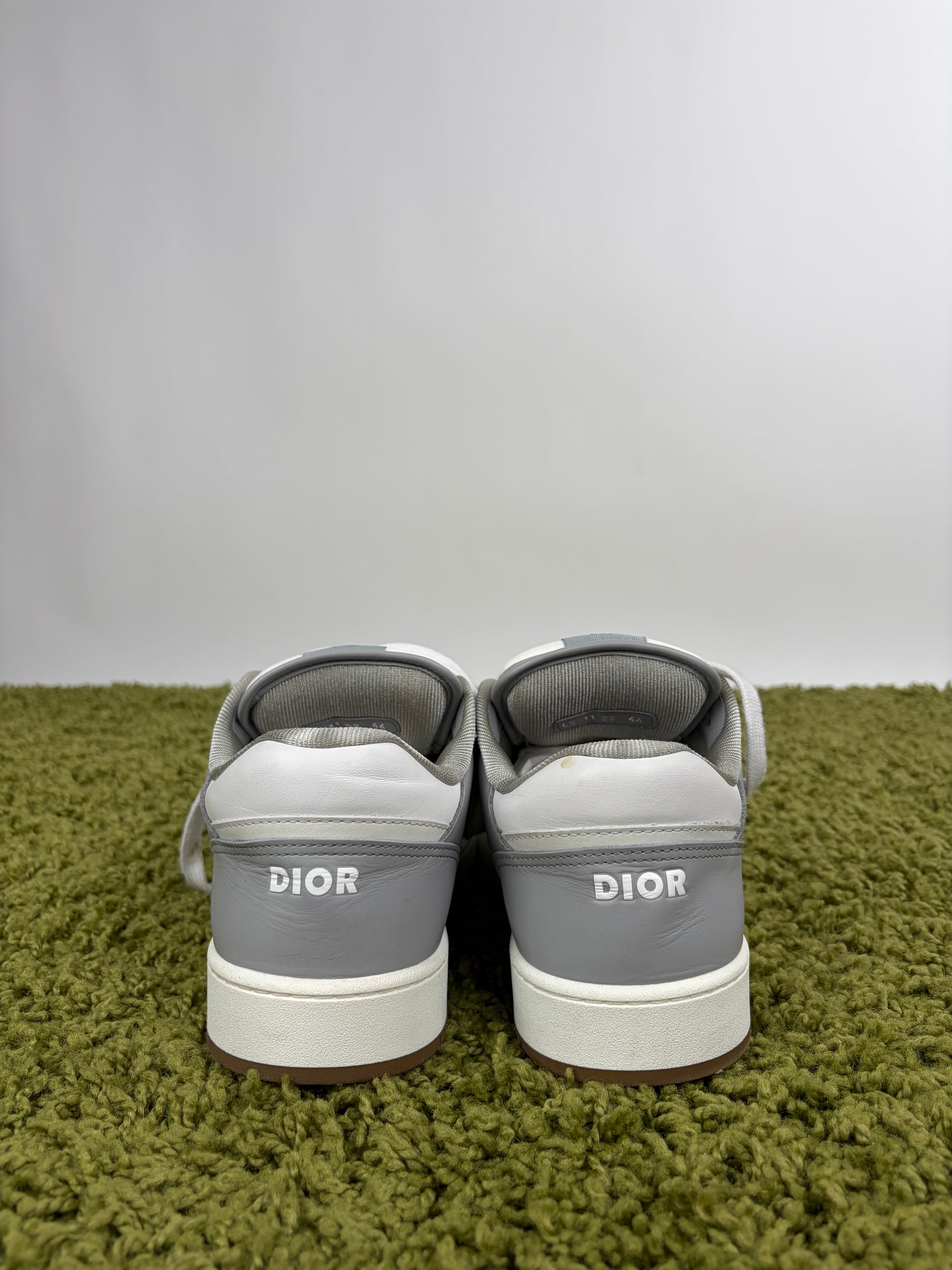 Dior B27 Size 44 grigie e bianche