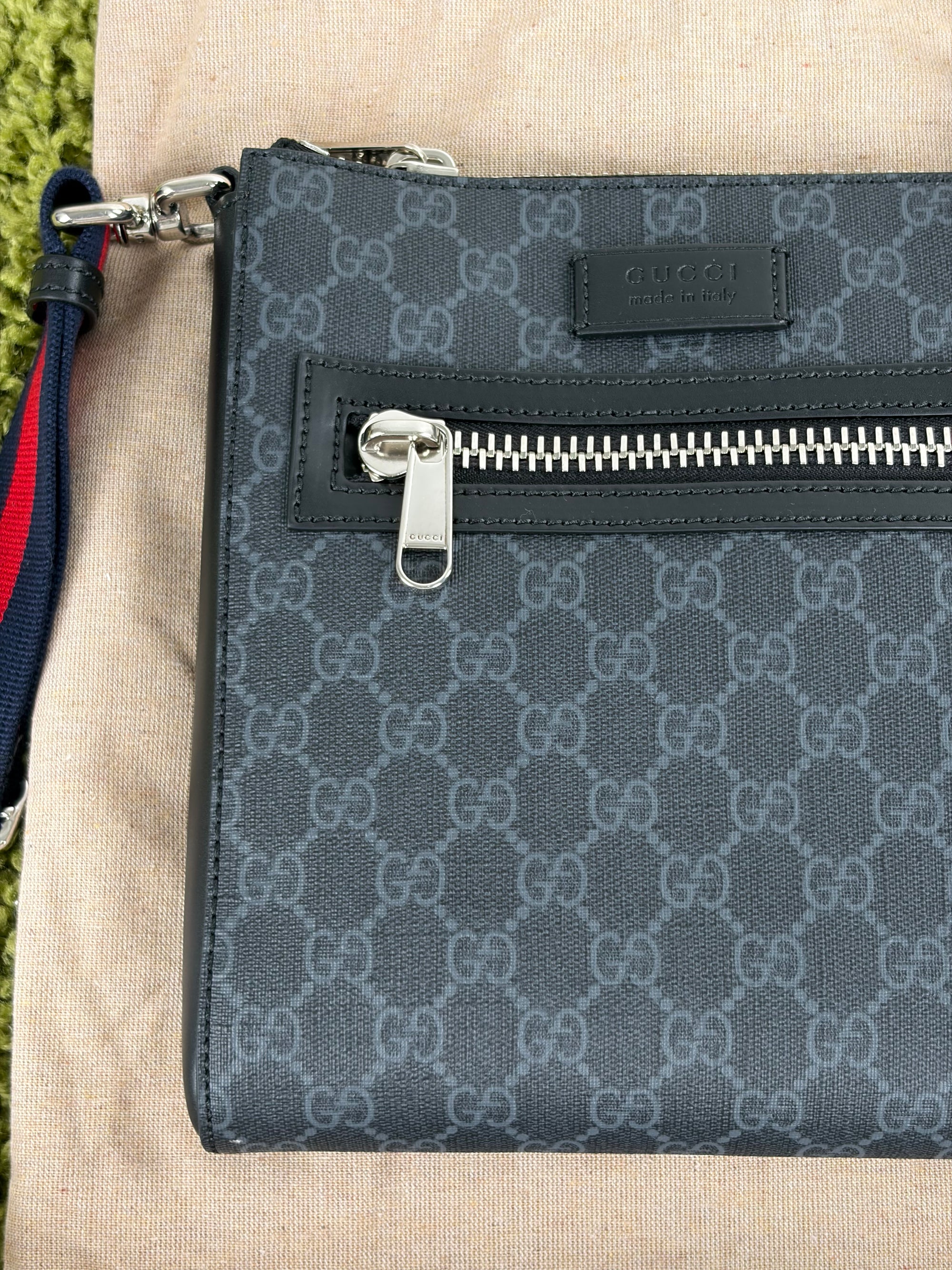 Borsello Gucci nero blu e rosso