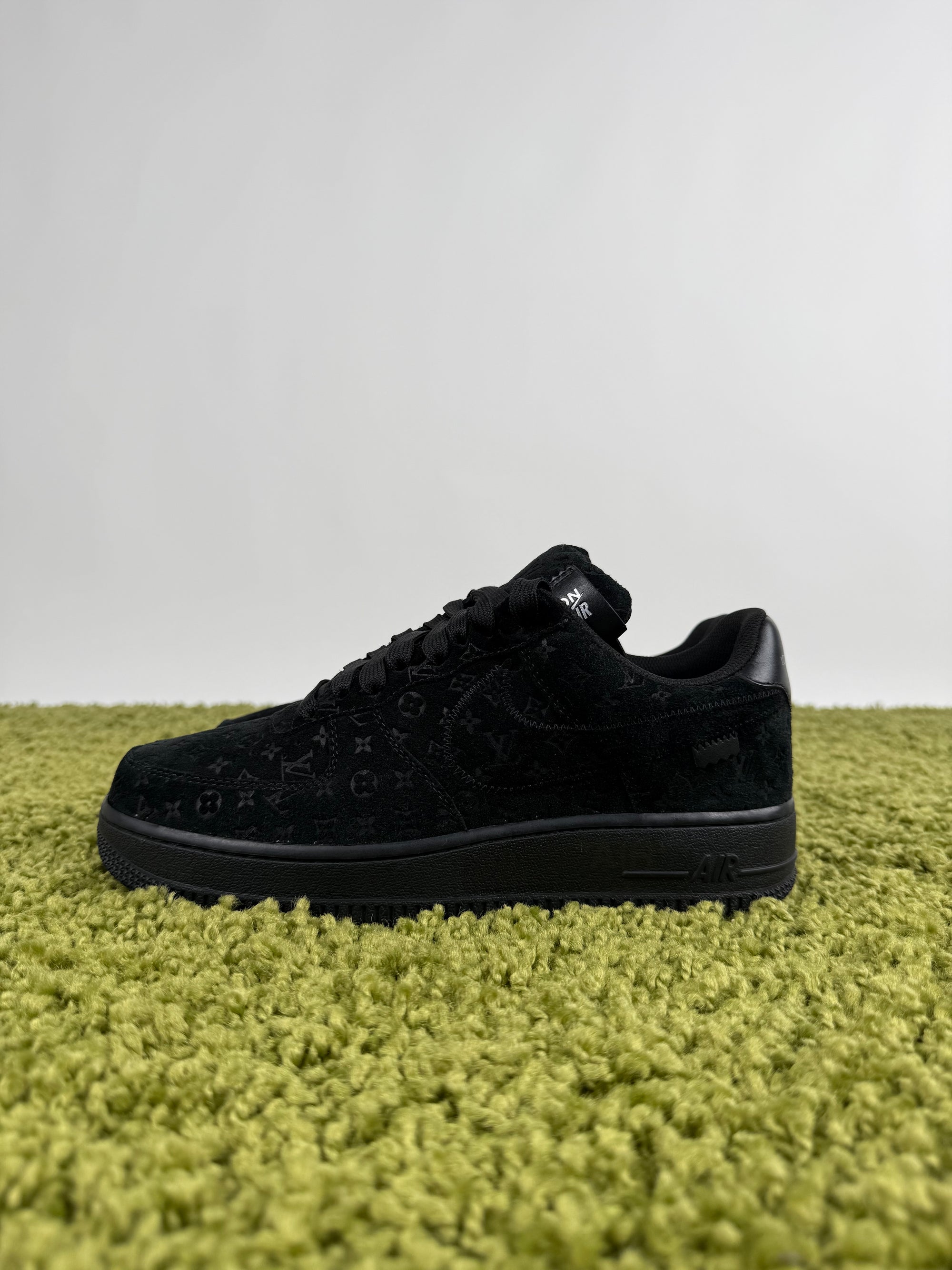 Louis Vuitton x Nike air force 1 40,5