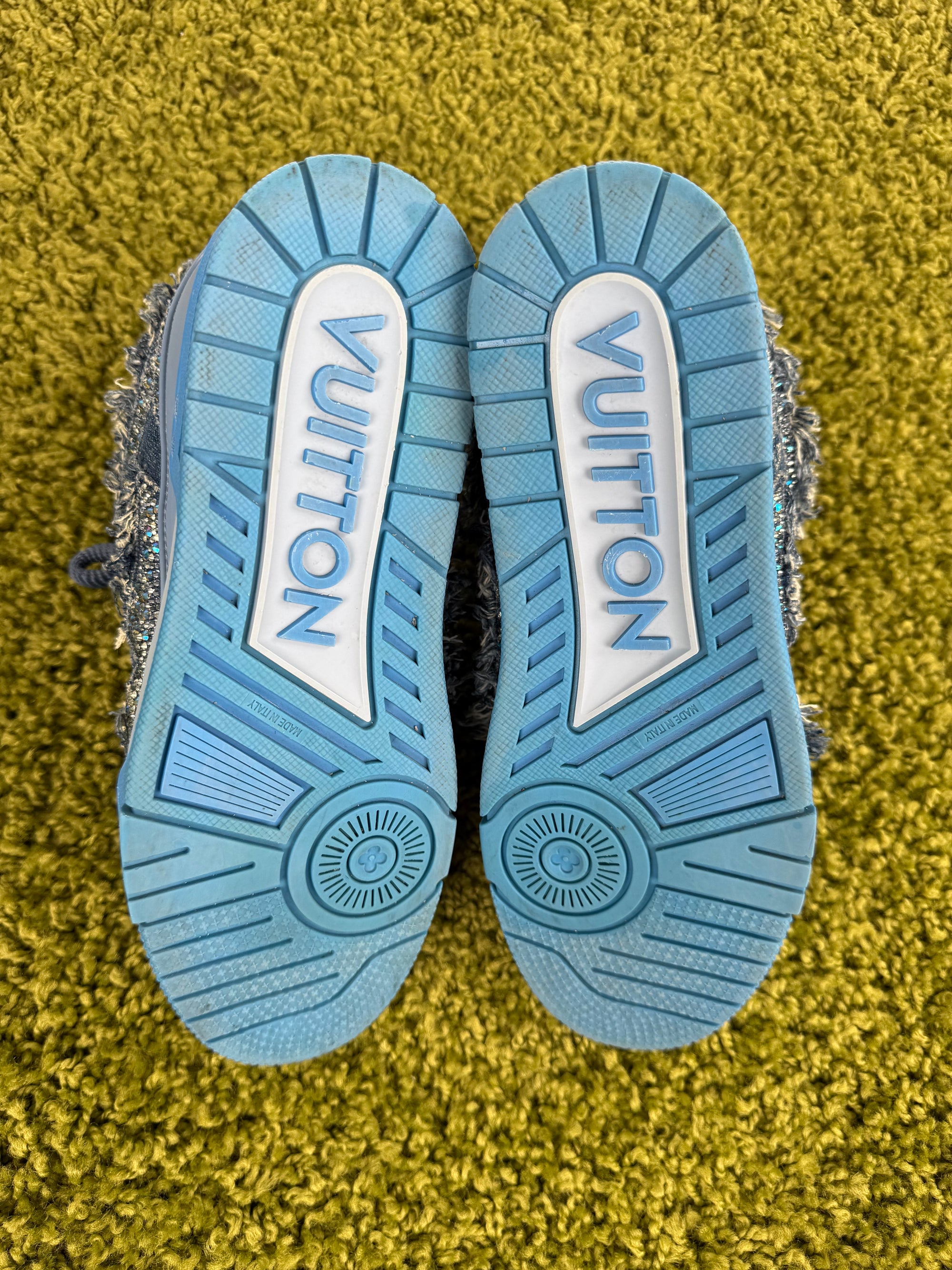 Louis Vuitton Skate in denim con dettagli swaroski 42 veste 43
