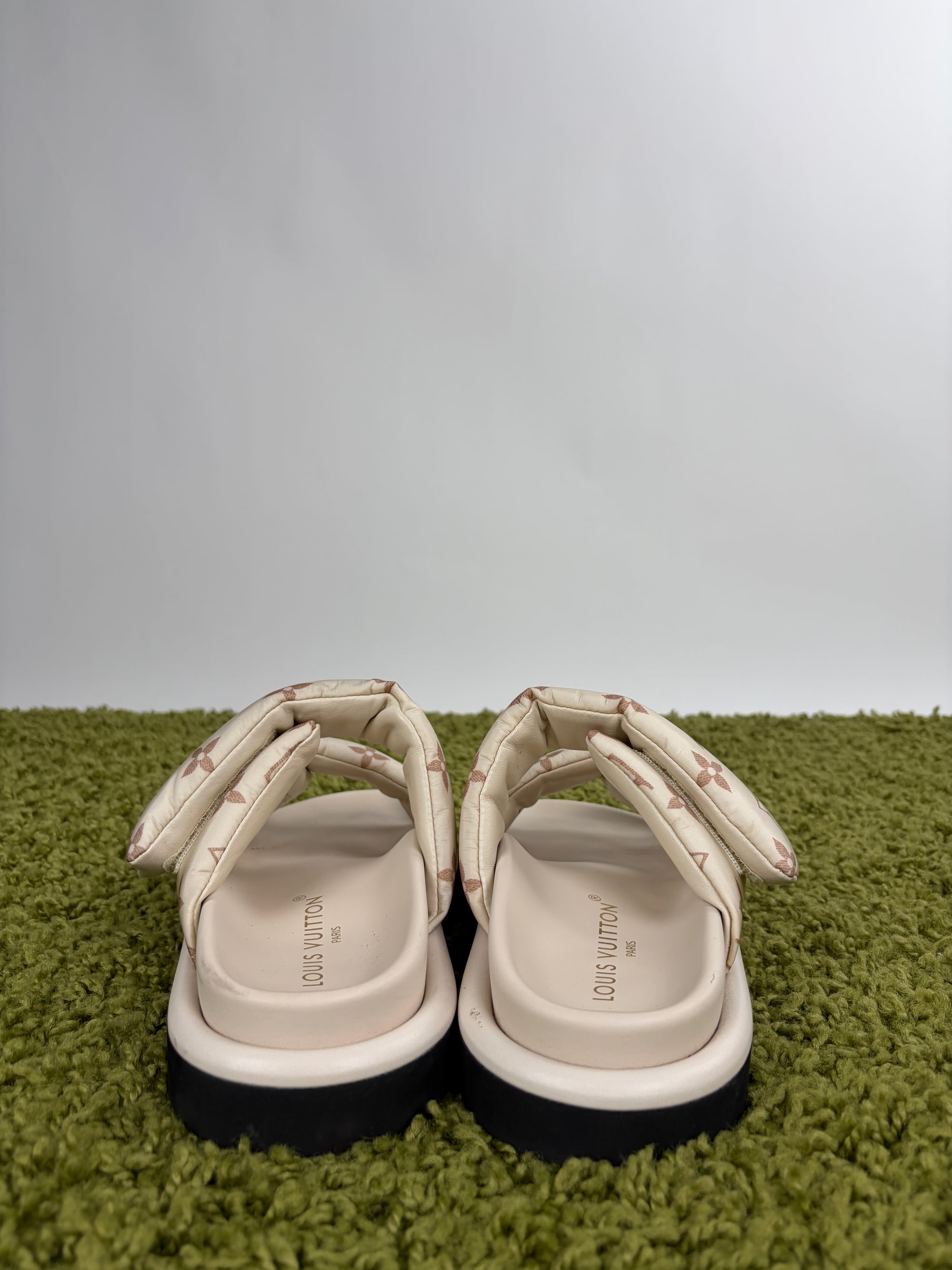 Sandali Louis Vuitton Size 39 beige