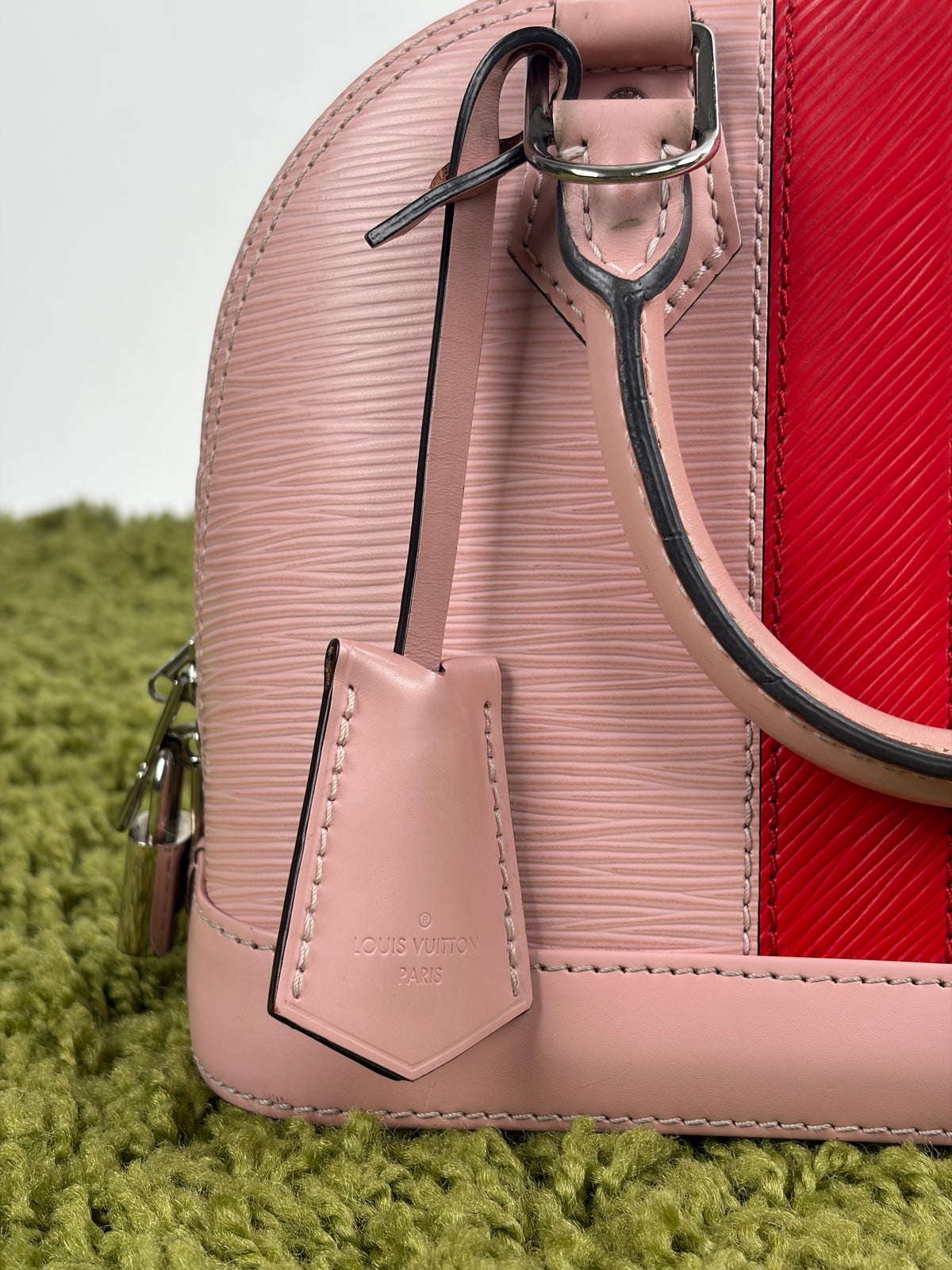 Borsa Louis Vuitton Alma BB Rosa
