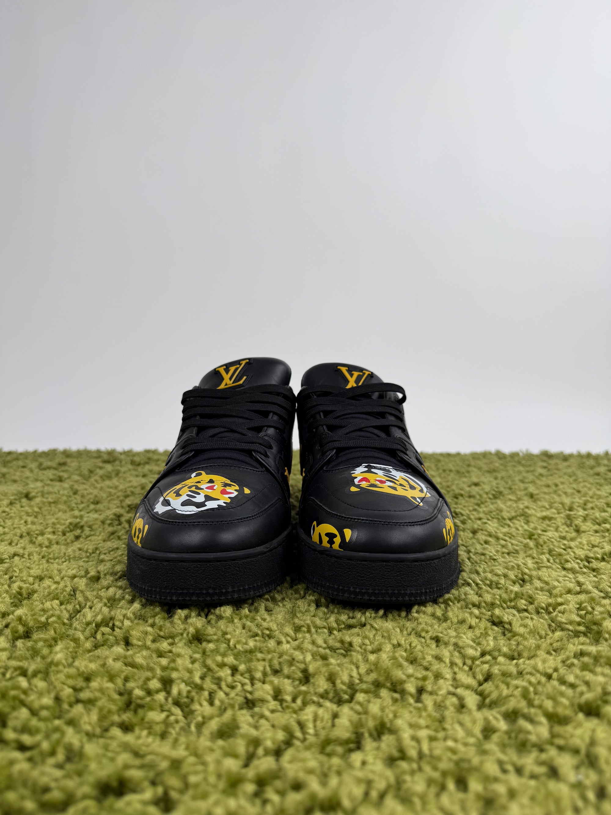 Louis Vuitton Trainer 42 veste 43