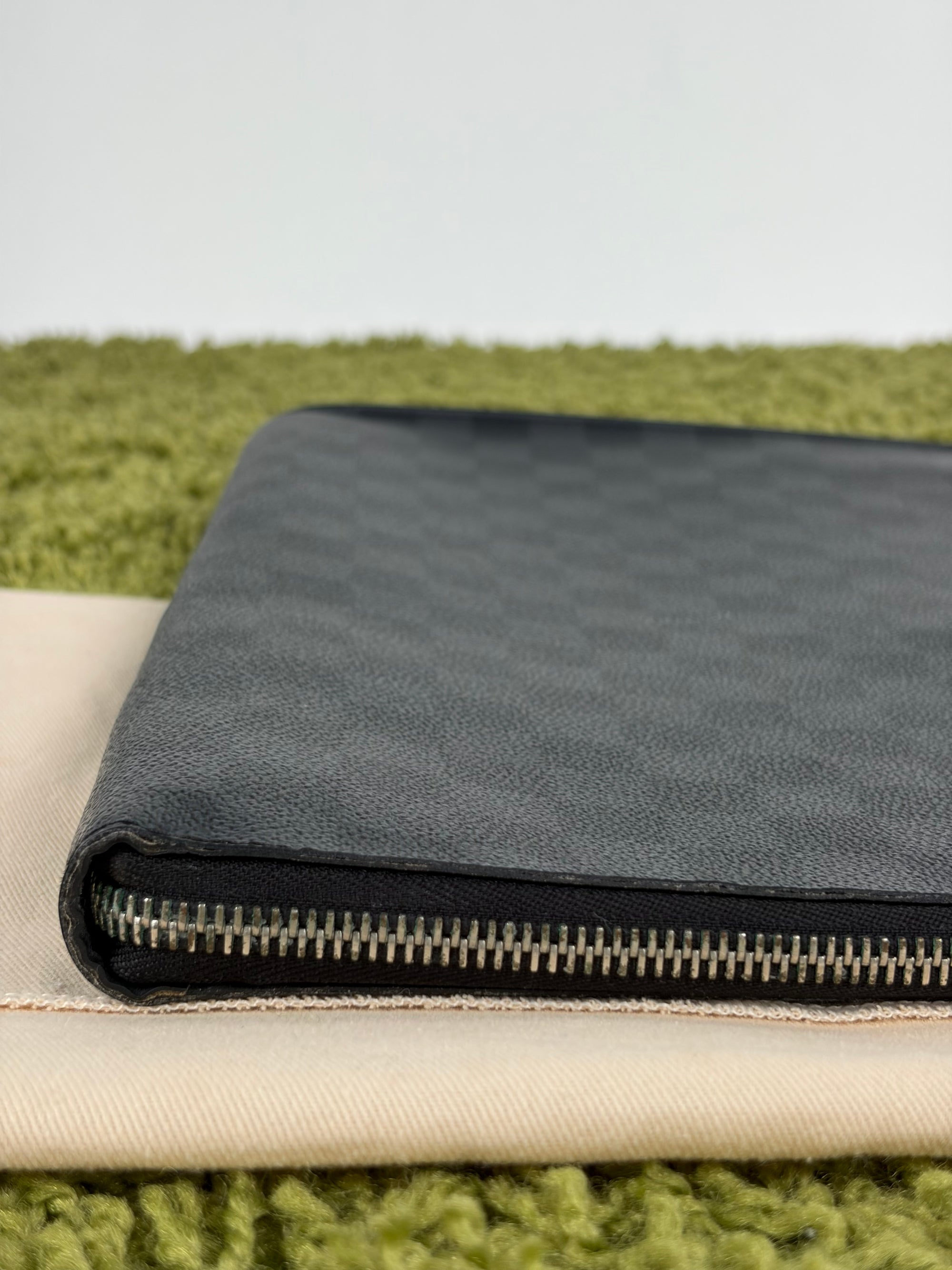 Pochette Louis vuitton voyage nera