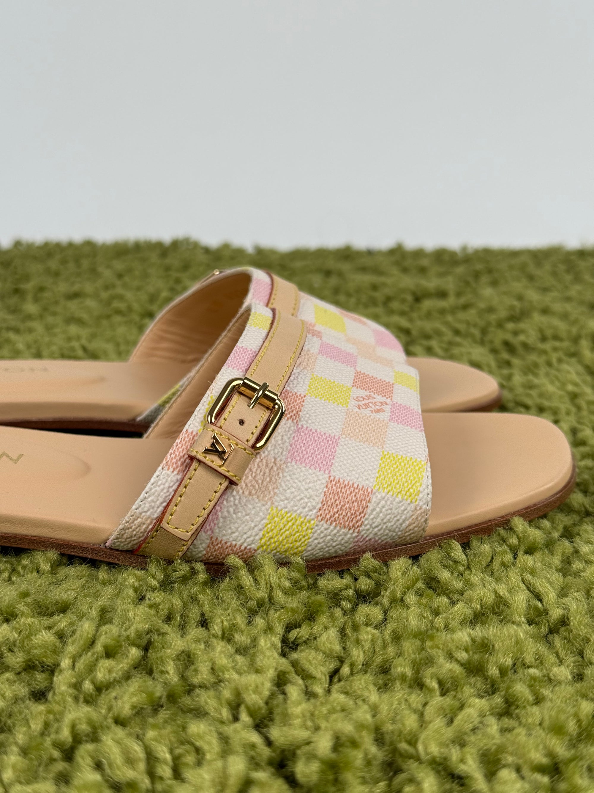 Sandali Louis Vuitton beige Multicolor 37
