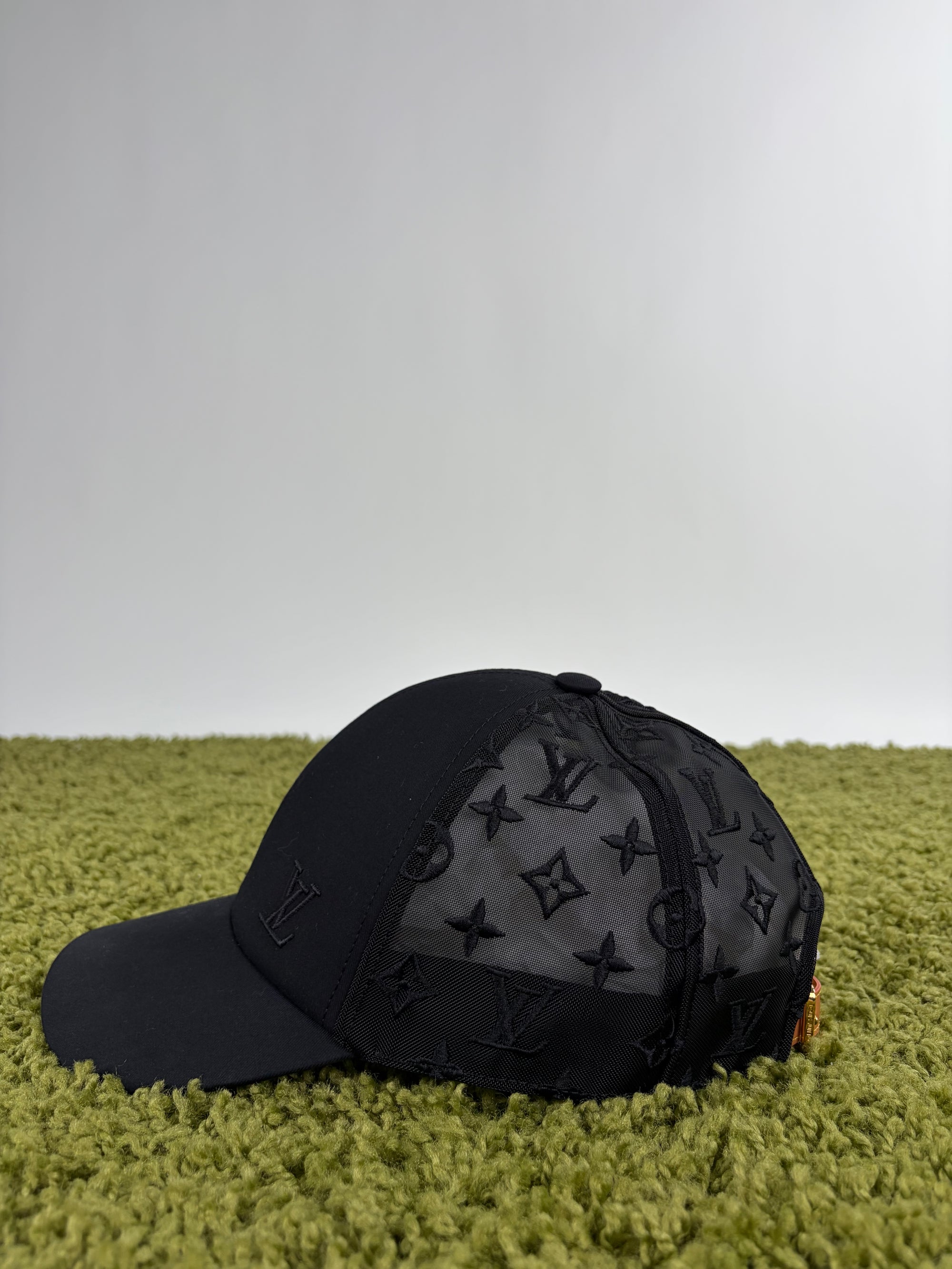 Cappello Louis Vuitton Monogram Mesh Size L nero