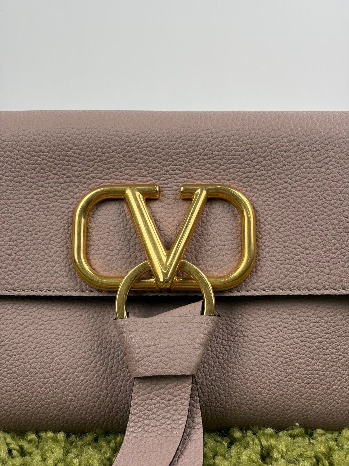 Borsa a tracolla Valentino Garavani VRING Rosa - Second Hand Di Fiore
