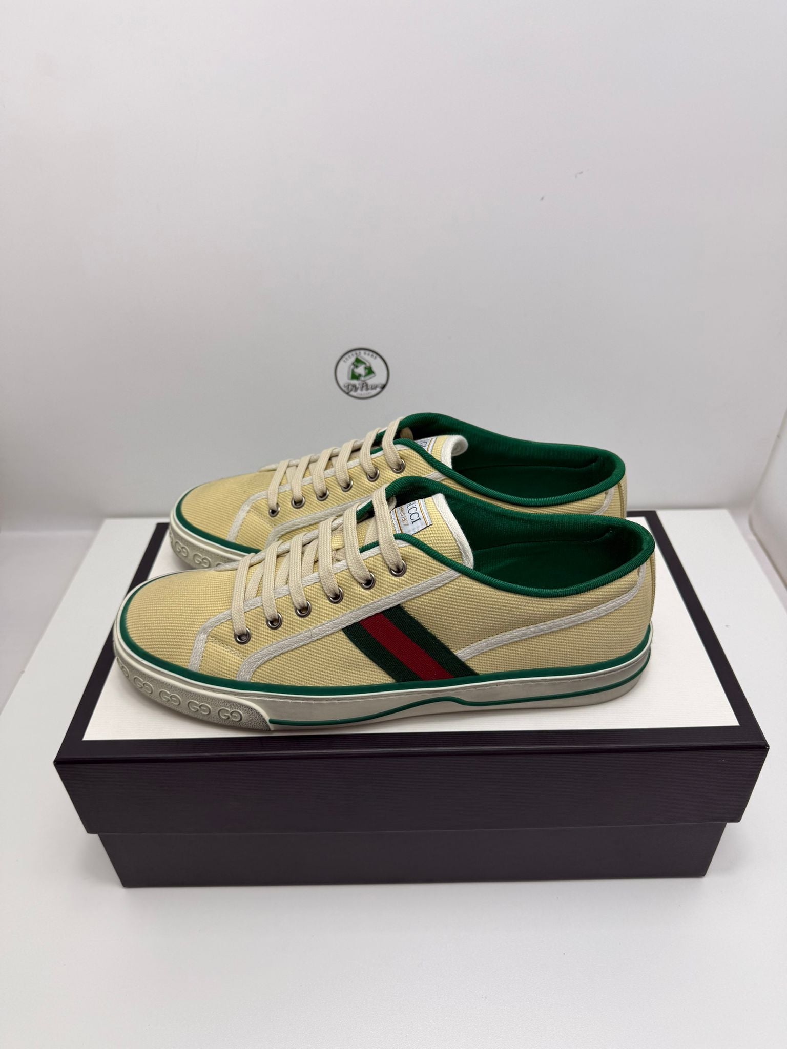 Gucci tennis Size 9=43 veste 43.5/44