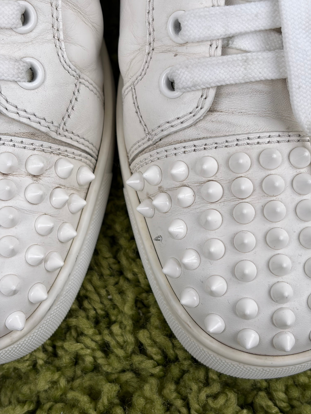 Christian Louboutin Spikes Low Bianca 41