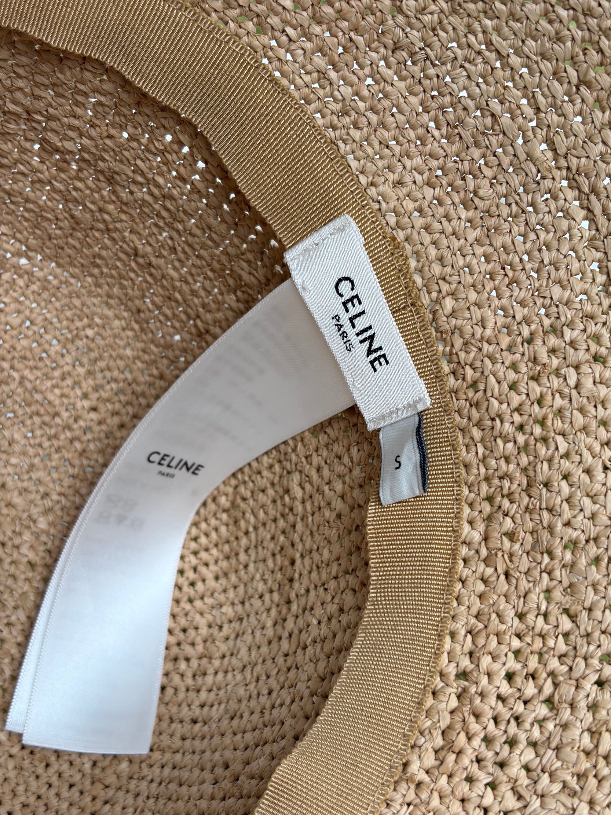 Cappello celine alla pescatora Triomphe in rafia beige