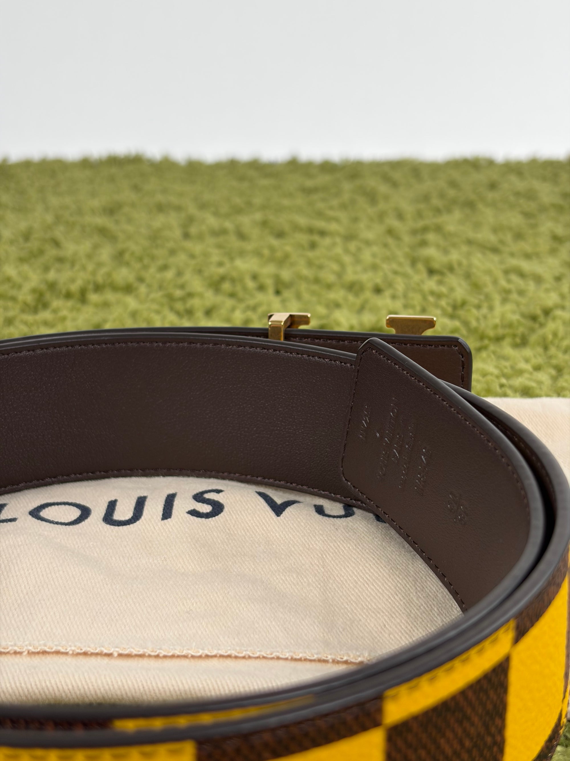 Cintura Louis Vuitton initiales Size 90 gialla e marrone