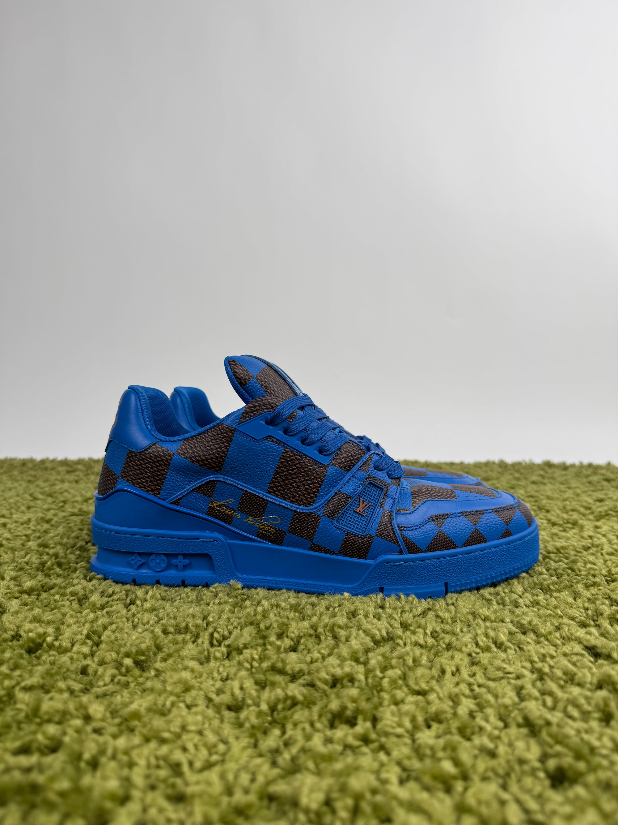 Louis Vuitton Trainer 42 veste 43