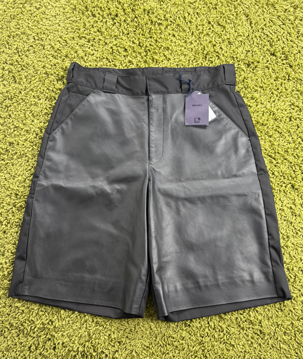 Pantaloncino Prada con pannello frontale in pelle Nero 48