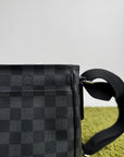 Borsello Messenger District Louis Vuitton Grigio